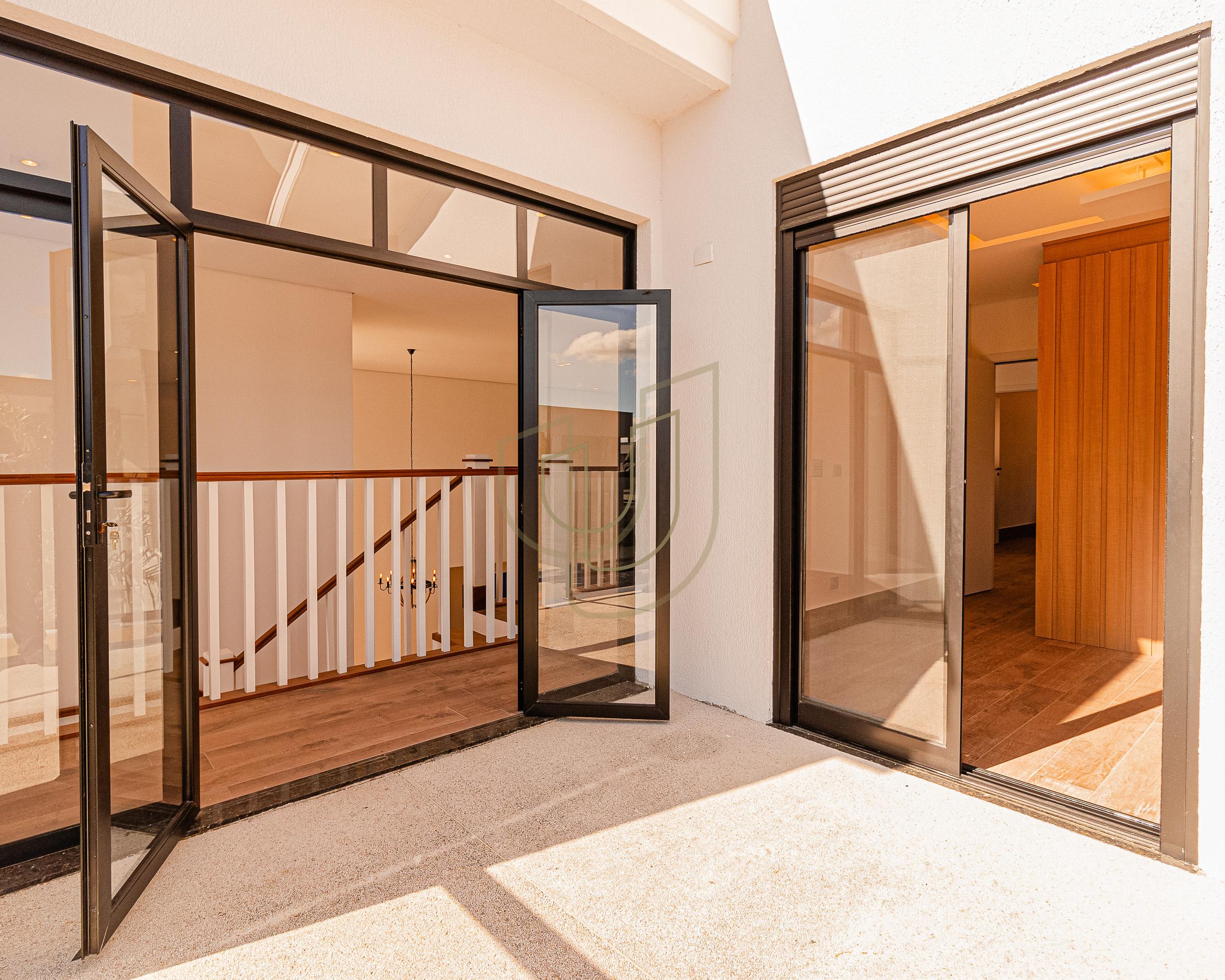 Sobrado rec&eacute;m constru&iacute;do com 4 Quartos Residencial Monte Carlo - S&atilde;o Jos&eacute; dos Campos/SP  São José dos Campos - 