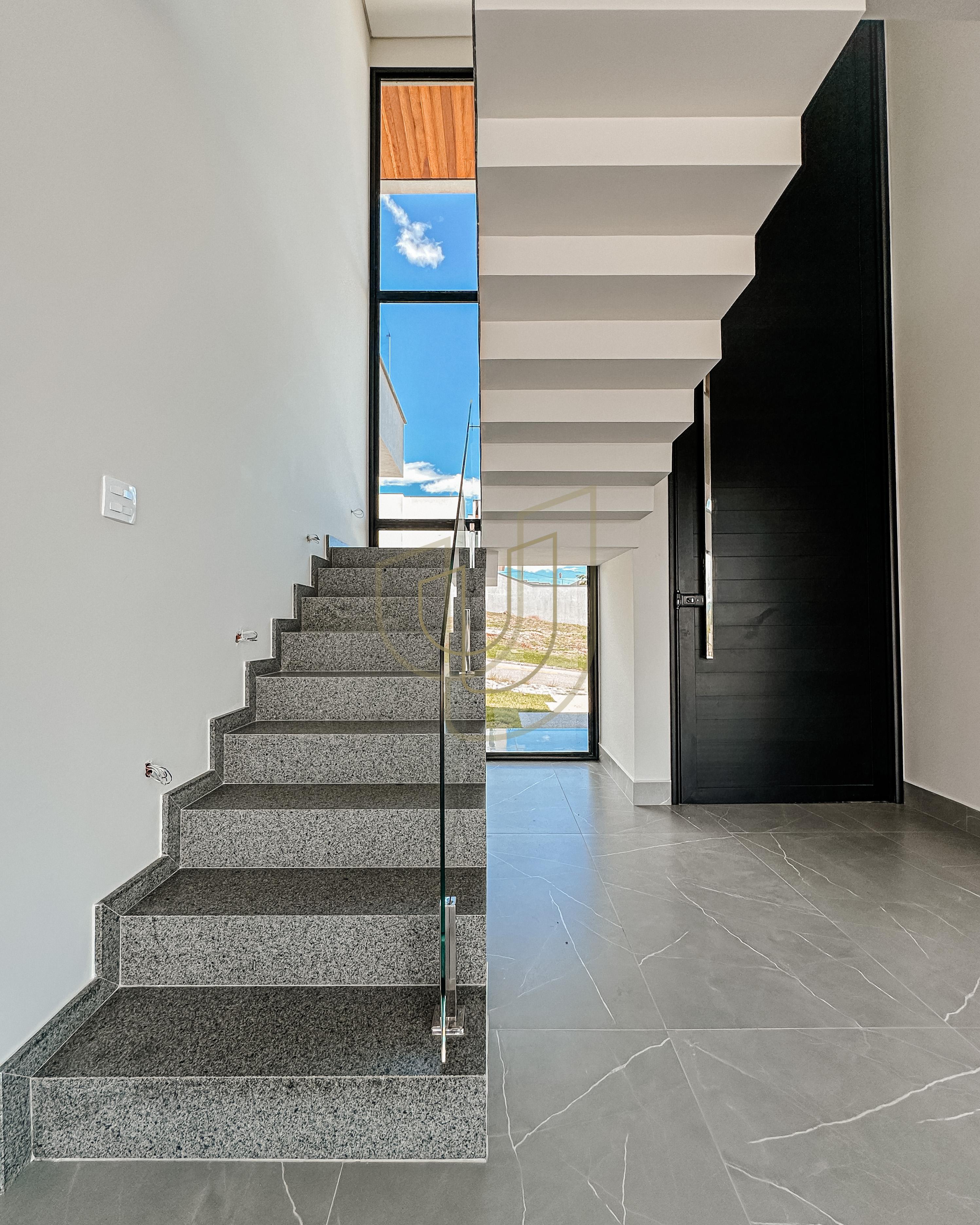 Sobrado sofisticado com vista &uacute;nica e com 4 su&iacute;tes em Urbanova - S&atilde;o Jos&eacute; dos Campos/SP  São José dos Campos - 