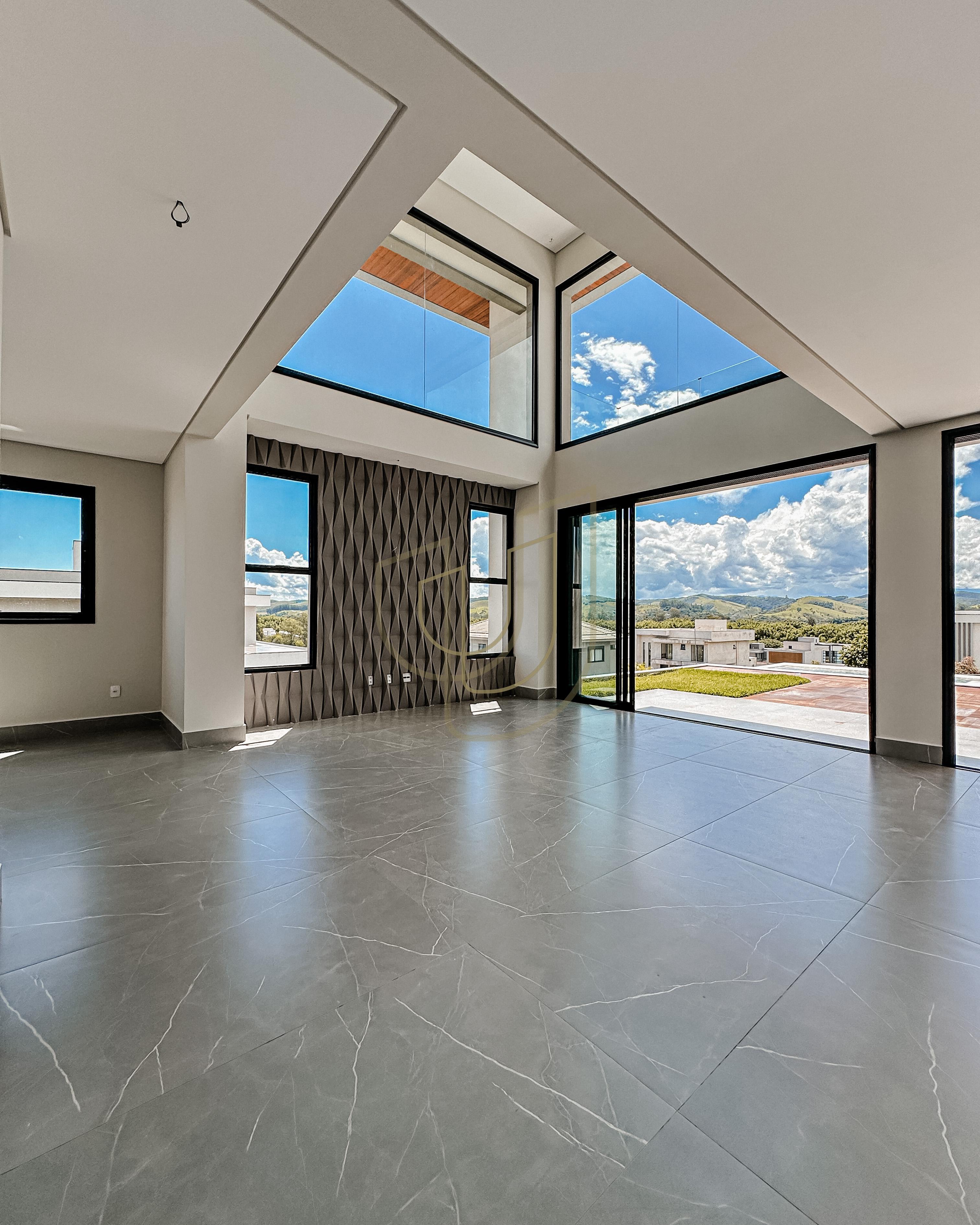 Sobrado sofisticado com vista &uacute;nica e com 4 su&iacute;tes em Urbanova - S&atilde;o Jos&eacute; dos Campos/SP  São José dos Campos - 