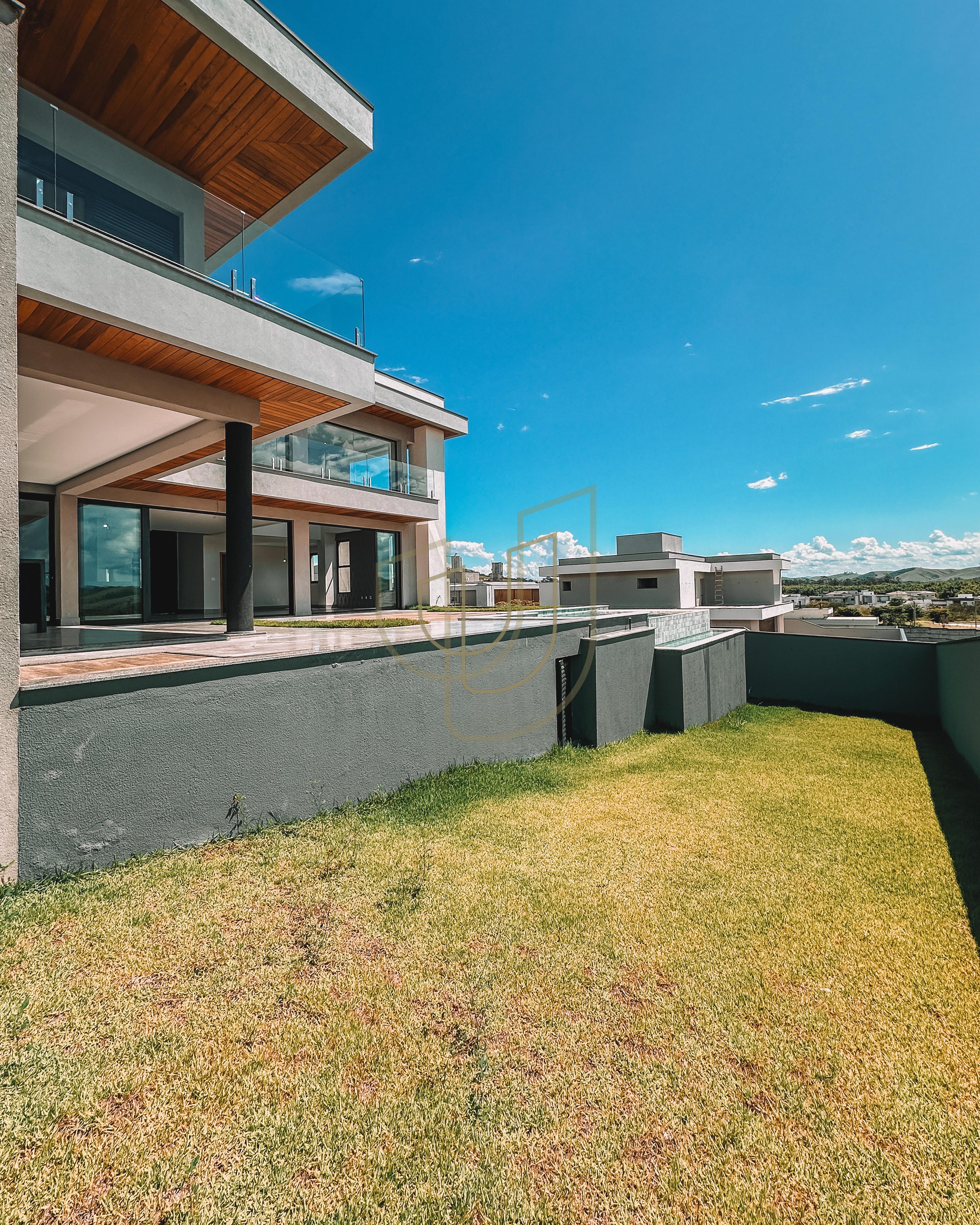 Sobrado sofisticado com vista &uacute;nica e com 4 su&iacute;tes em Urbanova - S&atilde;o Jos&eacute; dos Campos/SP  São José dos Campos - 