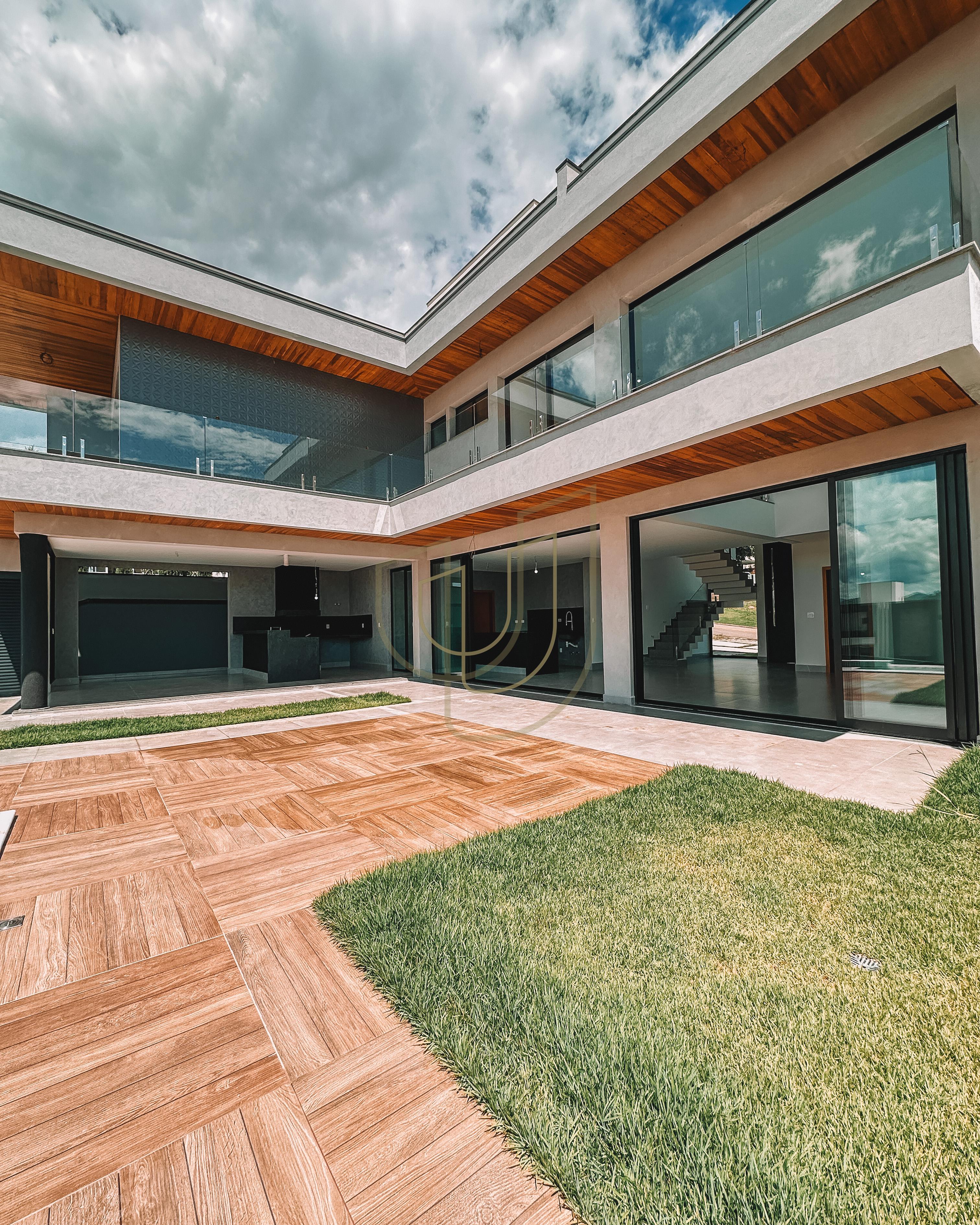 Sobrado sofisticado com vista &uacute;nica e com 4 su&iacute;tes em Urbanova - S&atilde;o Jos&eacute; dos Campos/SP  São José dos Campos - 