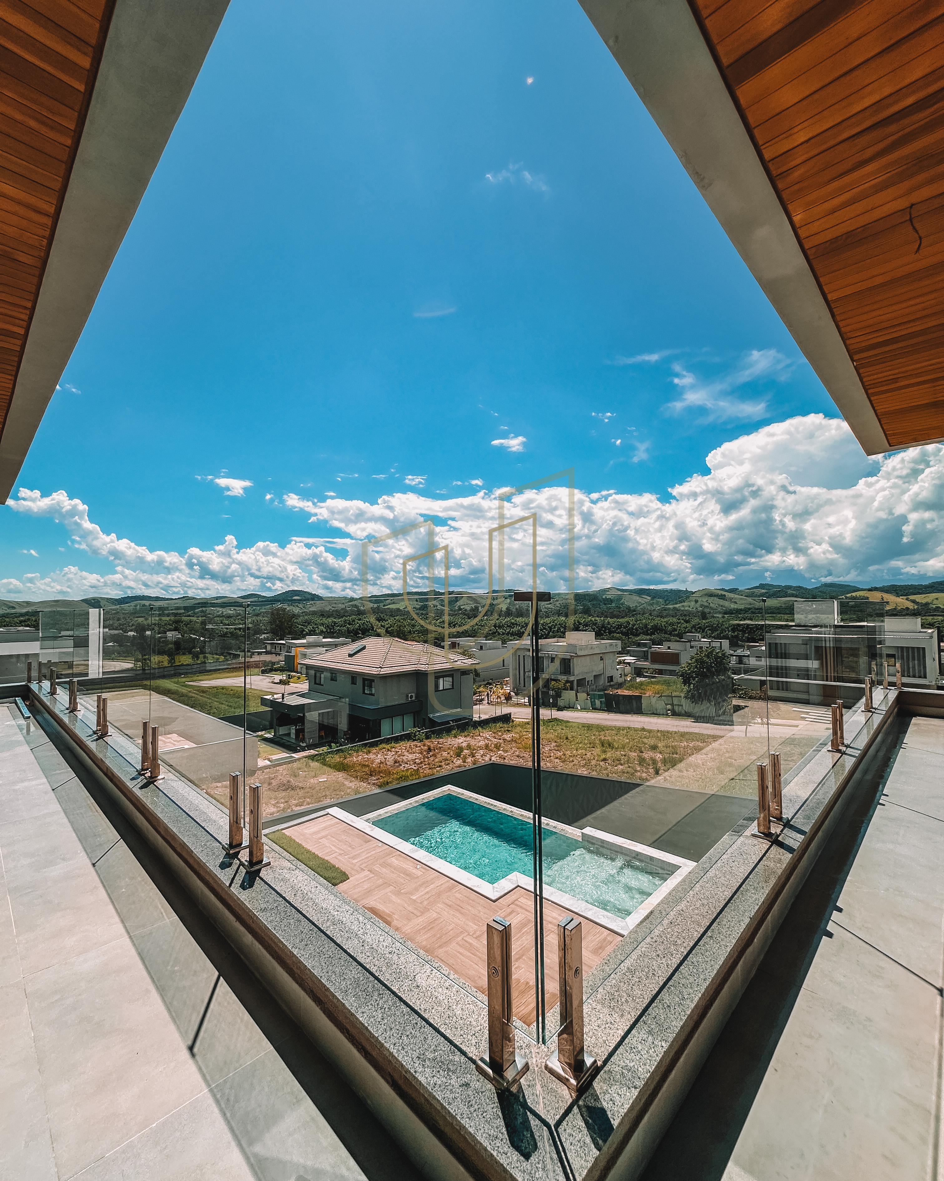 Sobrado sofisticado com vista &uacute;nica e com 4 su&iacute;tes em Urbanova - S&atilde;o Jos&eacute; dos Campos/SP  São José dos Campos - 