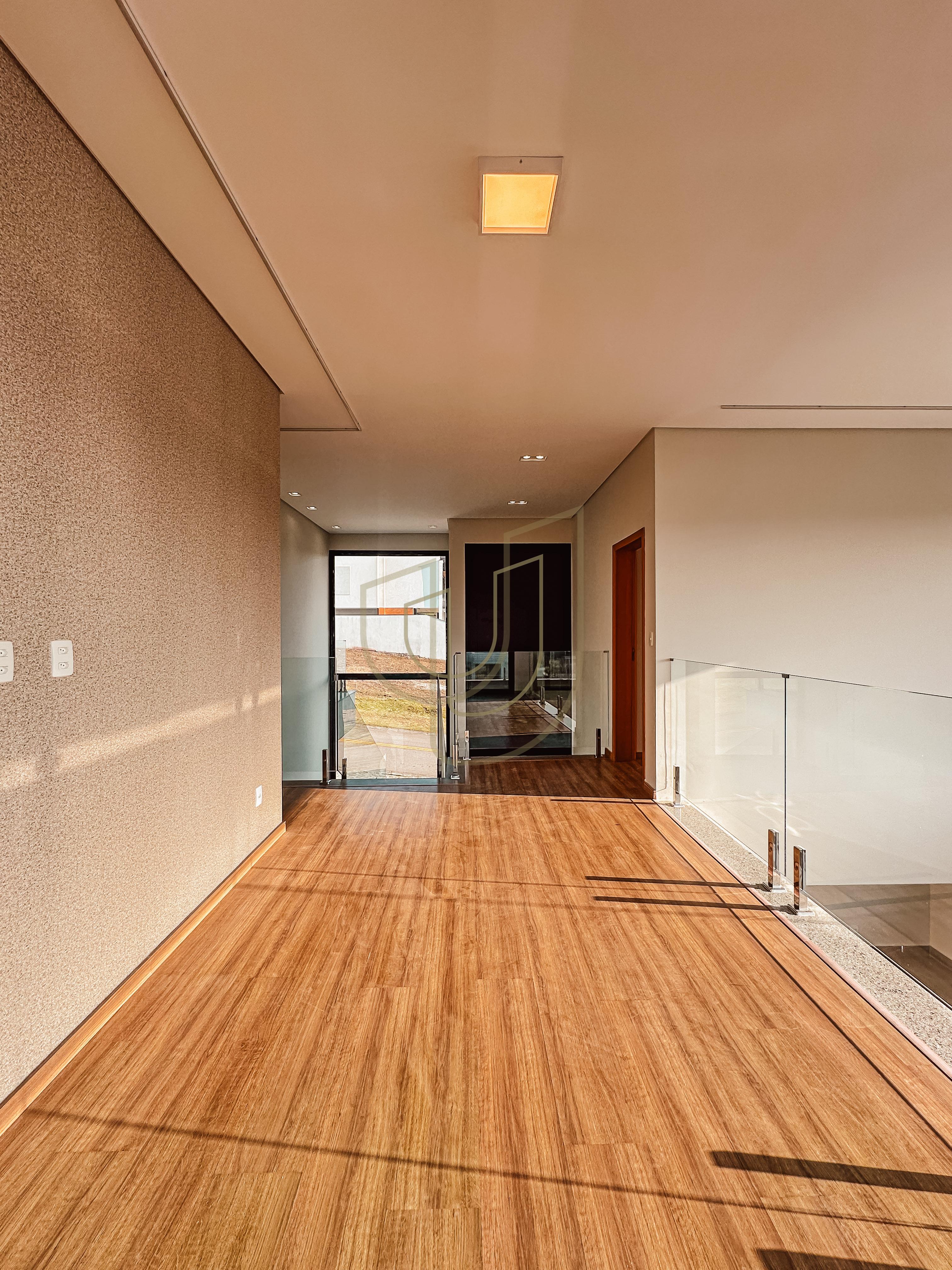 Sobrado sofisticado com vista &uacute;nica e com 4 su&iacute;tes em Urbanova - S&atilde;o Jos&eacute; dos Campos/SP  São José dos Campos - 