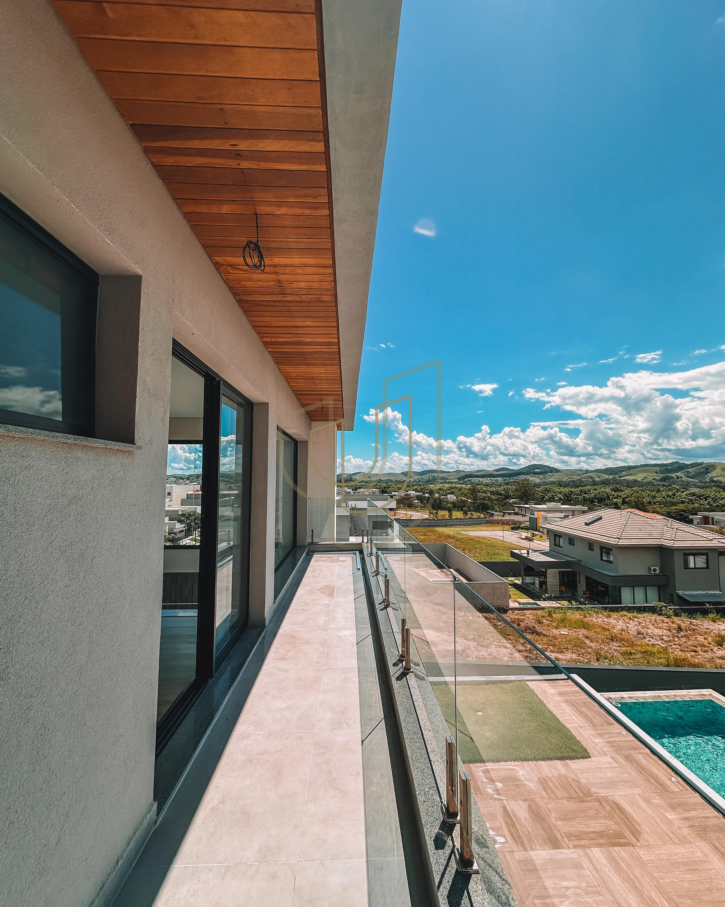 Sobrado sofisticado com vista &uacute;nica e com 4 su&iacute;tes em Urbanova - S&atilde;o Jos&eacute; dos Campos/SP  São José dos Campos - 