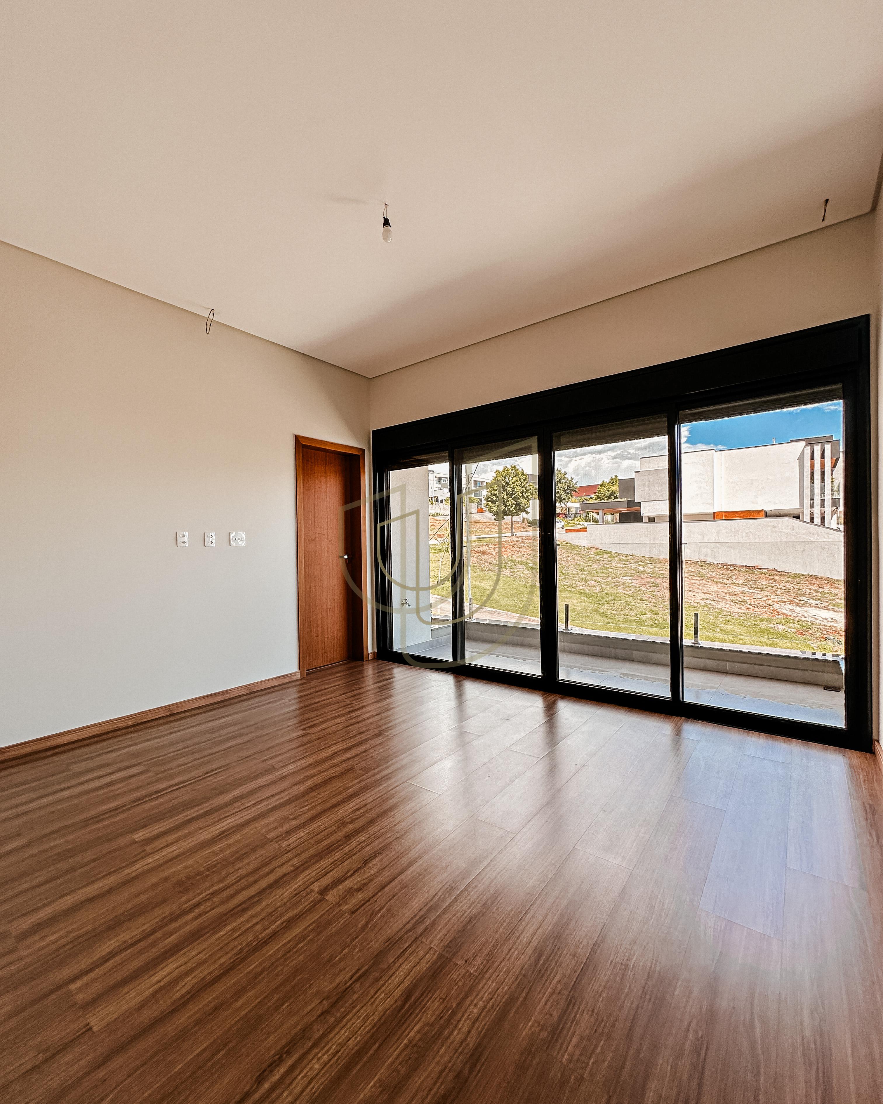 Sobrado sofisticado com vista &uacute;nica e com 4 su&iacute;tes em Urbanova - S&atilde;o Jos&eacute; dos Campos/SP  São José dos Campos - 