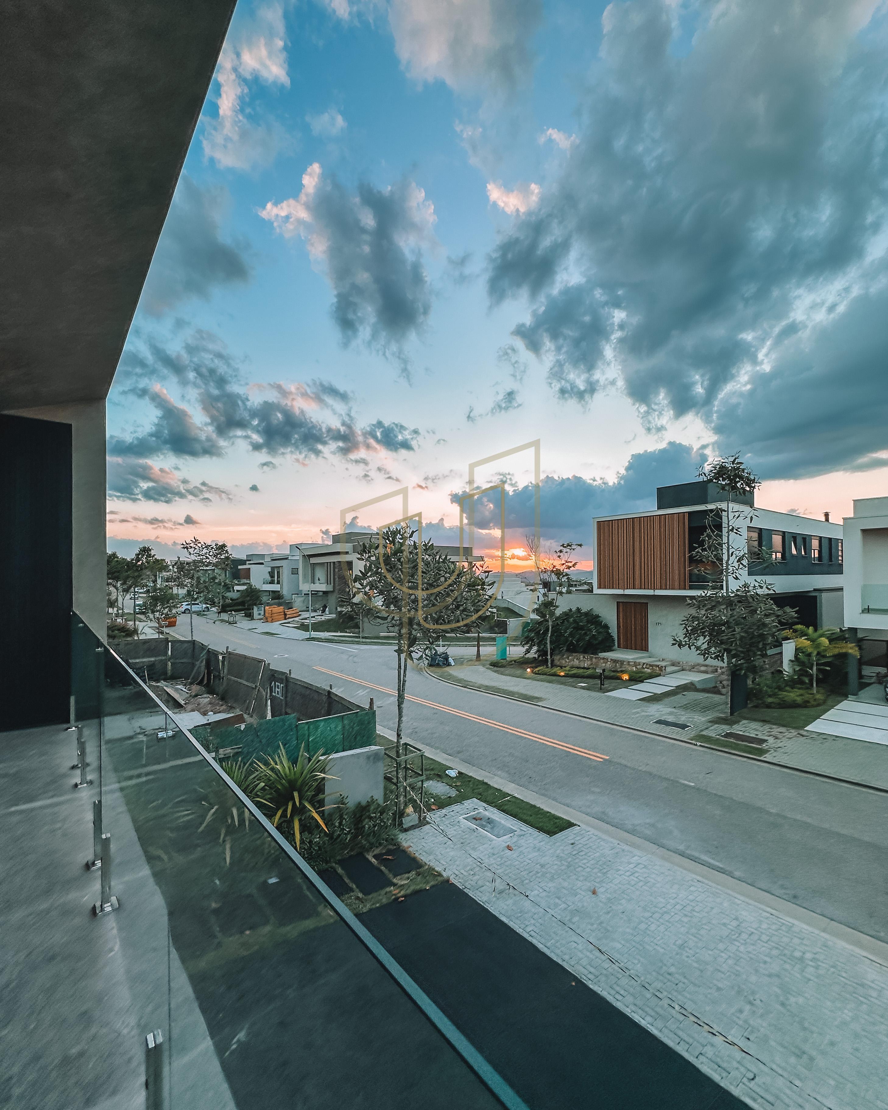 Sobrado sofisticado com vista excelente, com 4 su&iacute;tes em Urbanova - S&atilde;o Jos&eacute; dos Campos/SP  São José dos Campos - 