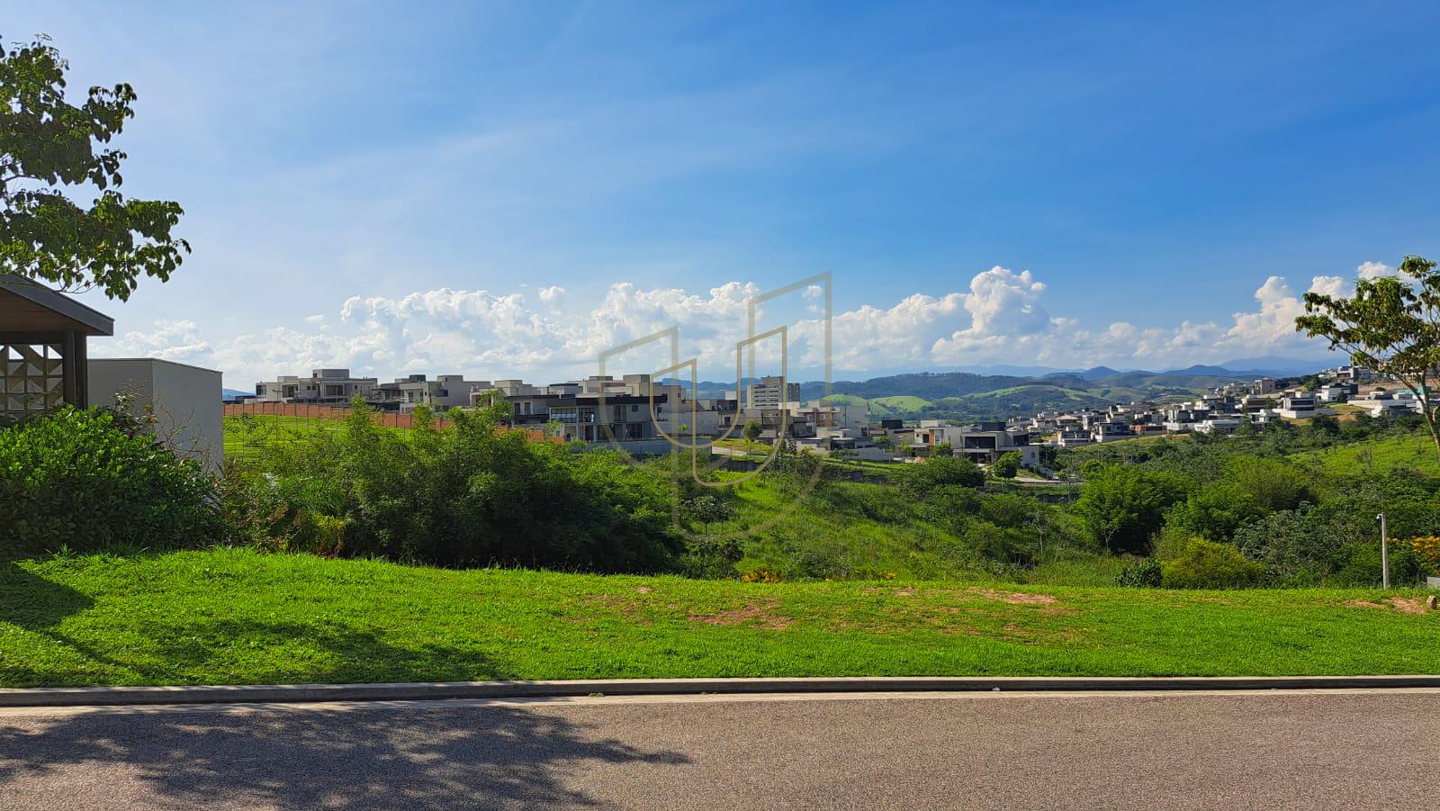 Terreno com com vista no condom&iacute;nio Alphaville I - S&atilde;o Jos&eacute; dos Campos/SP  São José dos Campos - 