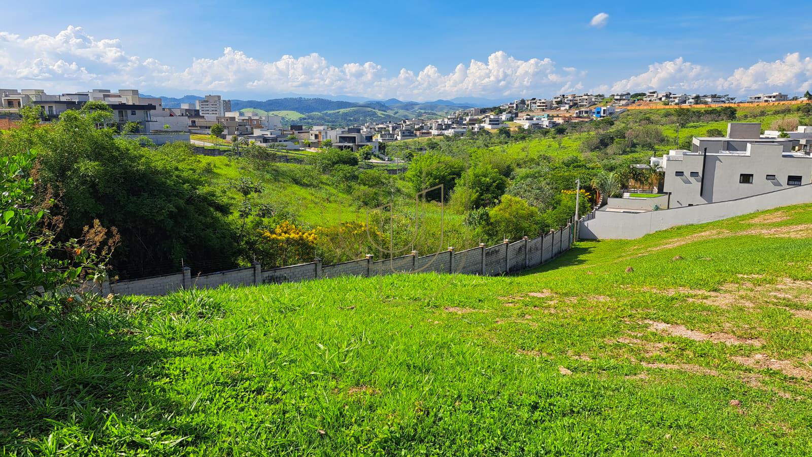 Terreno com com vista no condom&iacute;nio Alphaville I - S&atilde;o Jos&eacute; dos Campos/SP  São José dos Campos - 