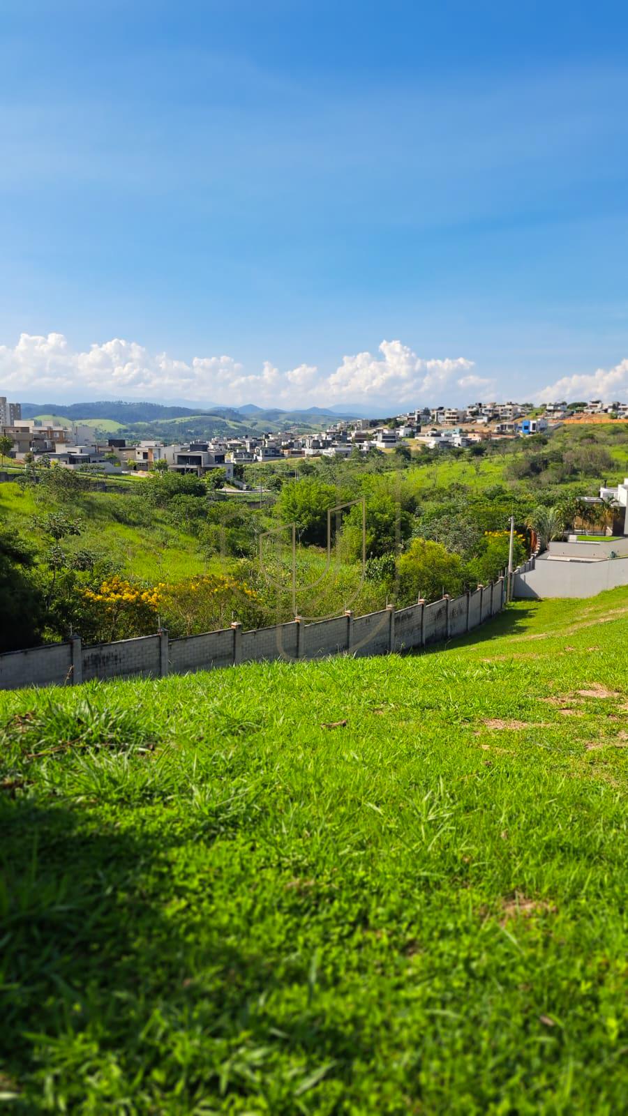 Terreno com com vista no condom&iacute;nio Alphaville I - S&atilde;o Jos&eacute; dos Campos/SP  São José dos Campos - 