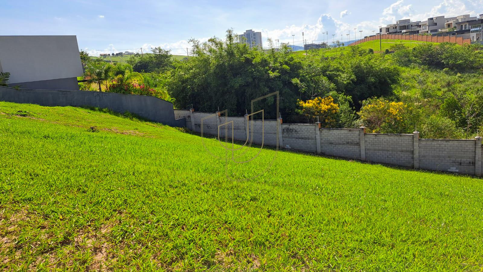 Terreno com com vista no condom&iacute;nio Alphaville I - S&atilde;o Jos&eacute; dos Campos/SP  São José dos Campos - 