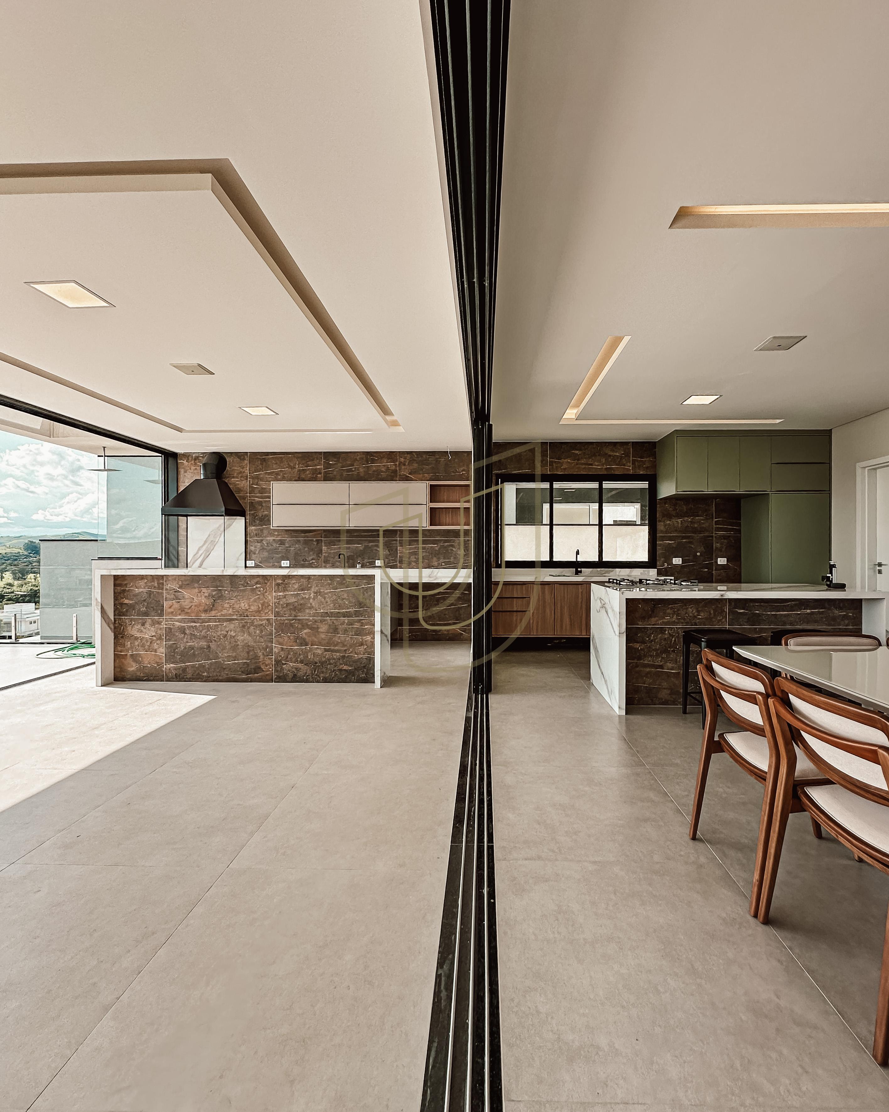 Sobrado sofisticado com vista &uacute;nica e com 5 su&iacute;tes em Alphaville - S&atilde;o Jos&eacute; dos Campos/SP  São José dos Campos - 