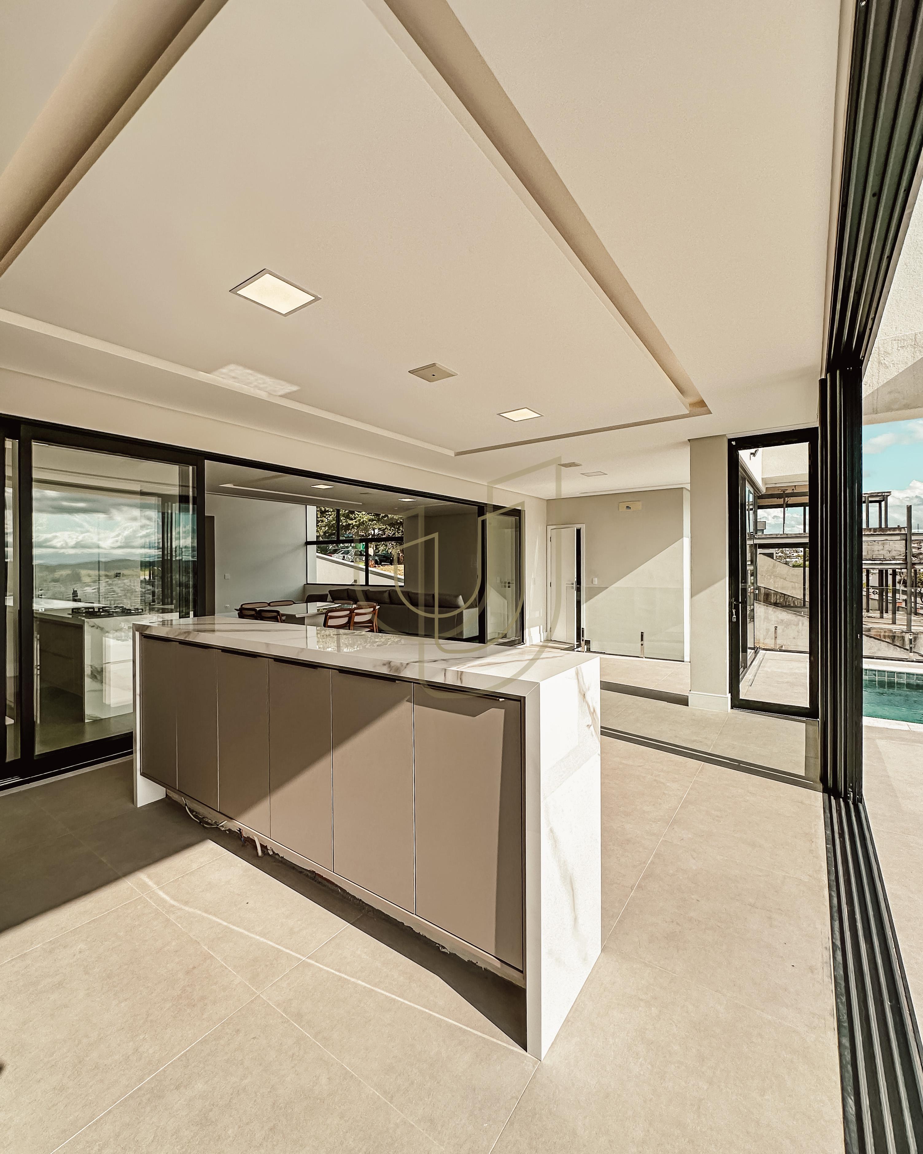 Sobrado sofisticado com vista &uacute;nica e com 5 su&iacute;tes em Alphaville - S&atilde;o Jos&eacute; dos Campos/SP  São José dos Campos - 