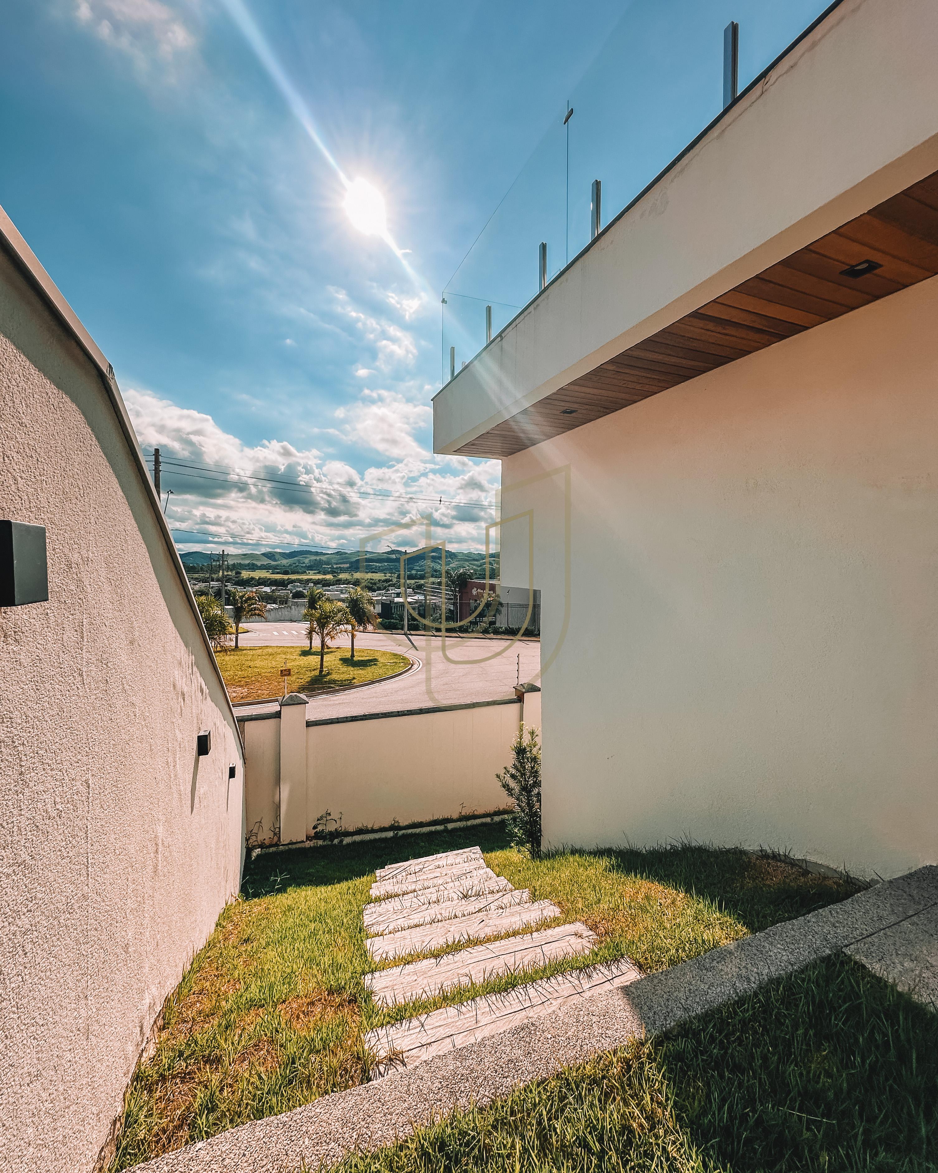 Sobrado sofisticado com vista &uacute;nica e com 5 su&iacute;tes em Alphaville - S&atilde;o Jos&eacute; dos Campos/SP  São José dos Campos - 