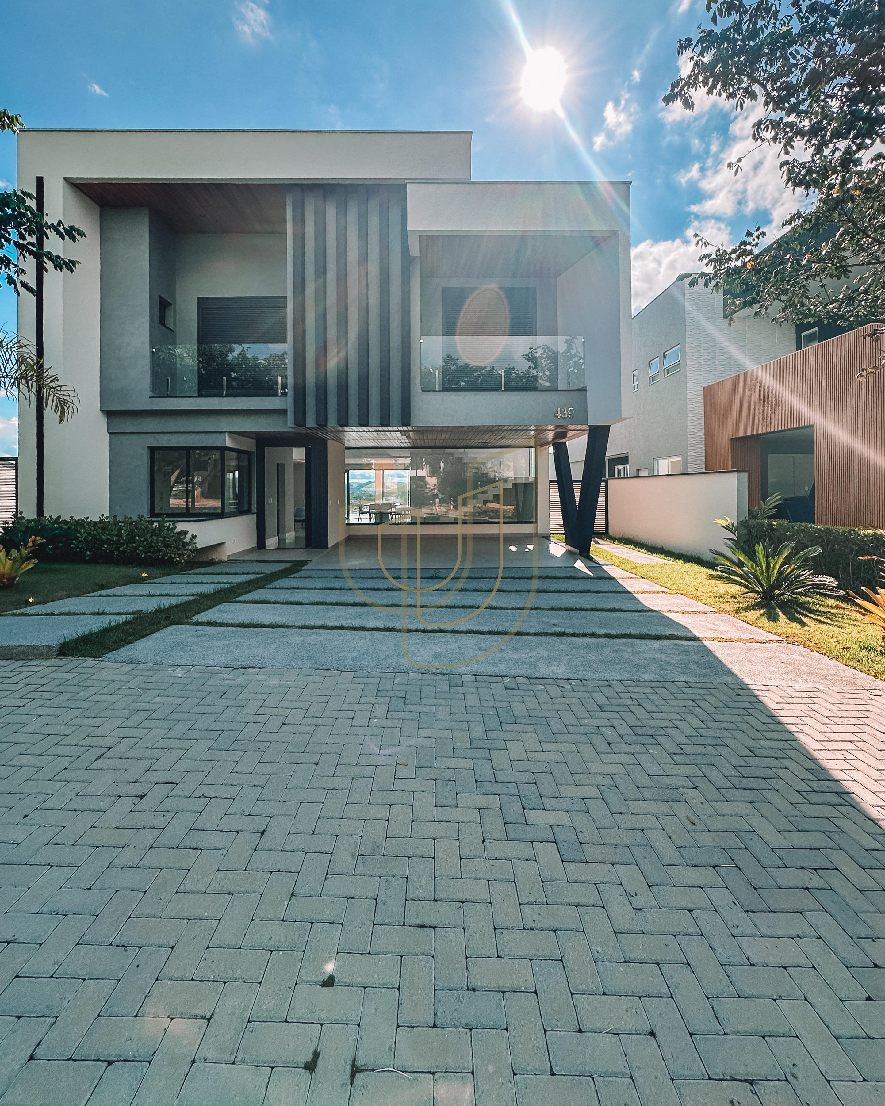 Sobrado sofisticado com vista &uacute;nica e com 5 su&iacute;tes em Alphaville - S&atilde;o Jos&eacute; dos Campos/SP  São José dos Campos - 