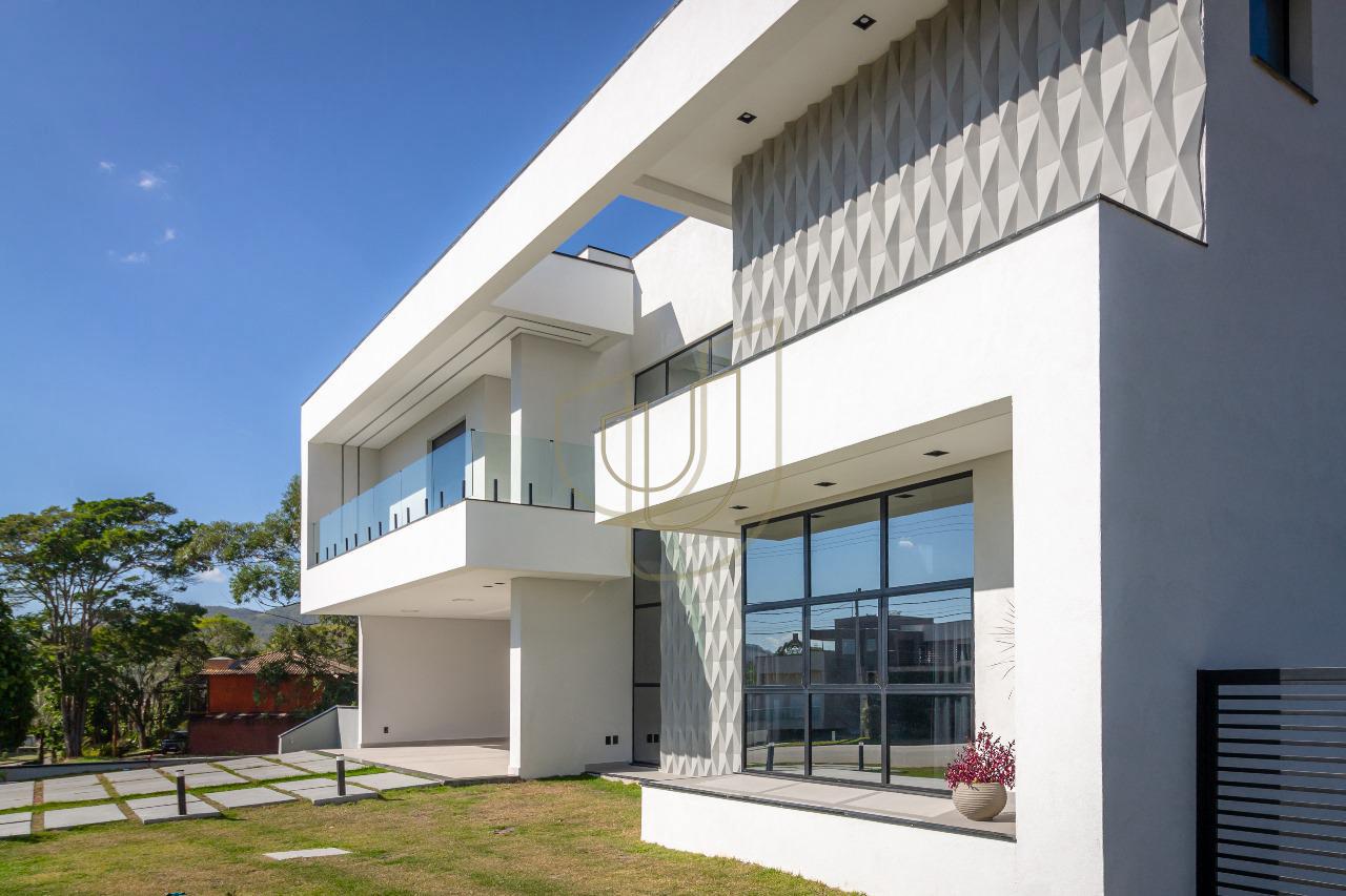 Sobrado sofisticado rec&eacute;m constru&iacute;do no Recanto Santa B&aacute;rbara - Jambeiro/SP  JAMBEIRO - 