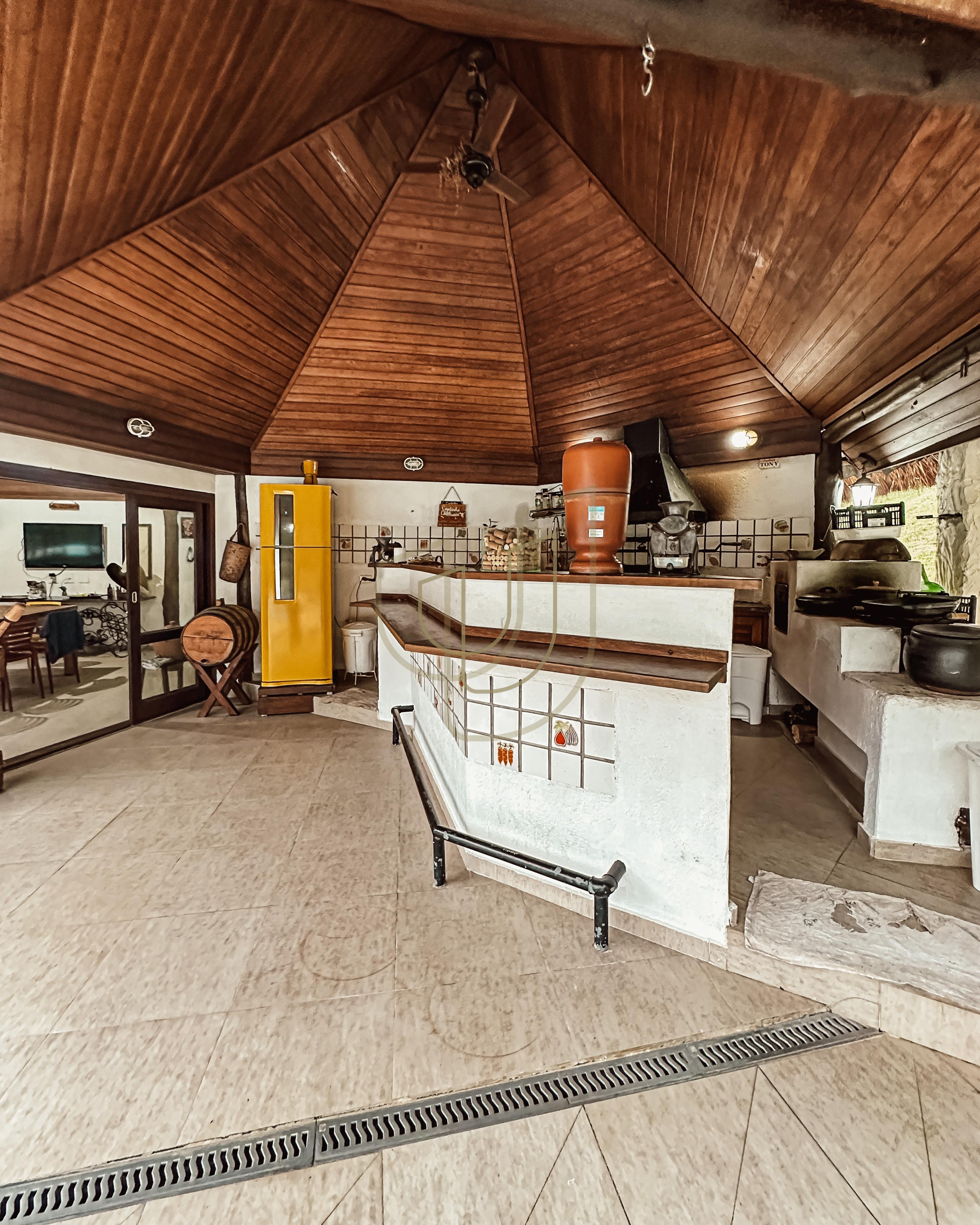 Casa em terreno de 5.000m&sup2; com vista permanente no Quinta das Flores - S&atilde;o Jos&eacute; dos Campos Avenida Alameda das Acácias São José dos Campos - 