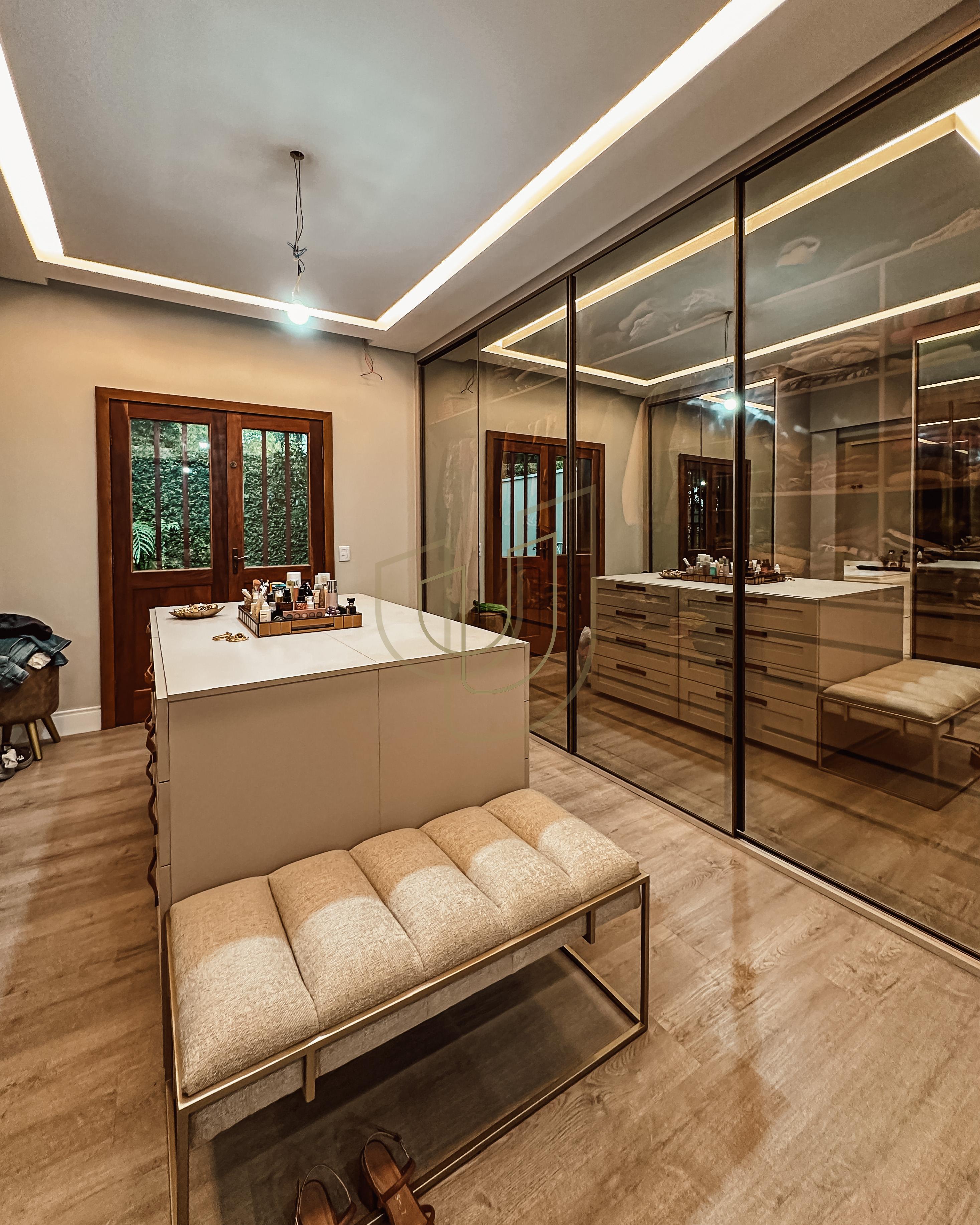 Casa em terreno de 5.000m&sup2; com vista permanente no Quinta das Flores - S&atilde;o Jos&eacute; dos Campos Avenida Alameda das Acácias São José dos Campos - 