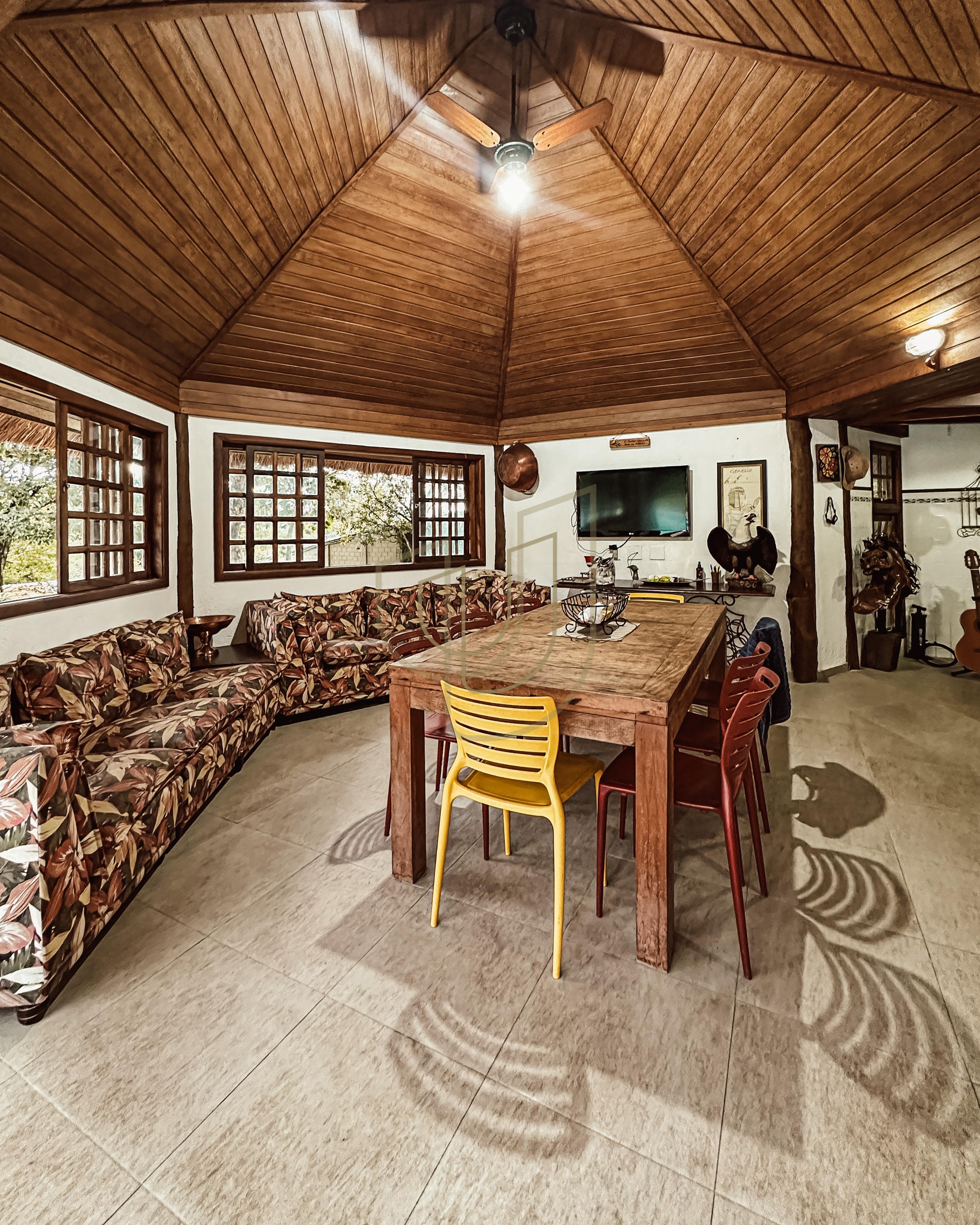 Casa em terreno de 5.000m&sup2; com vista permanente no Quinta das Flores - S&atilde;o Jos&eacute; dos Campos Avenida Alameda das Acácias São José dos Campos - 