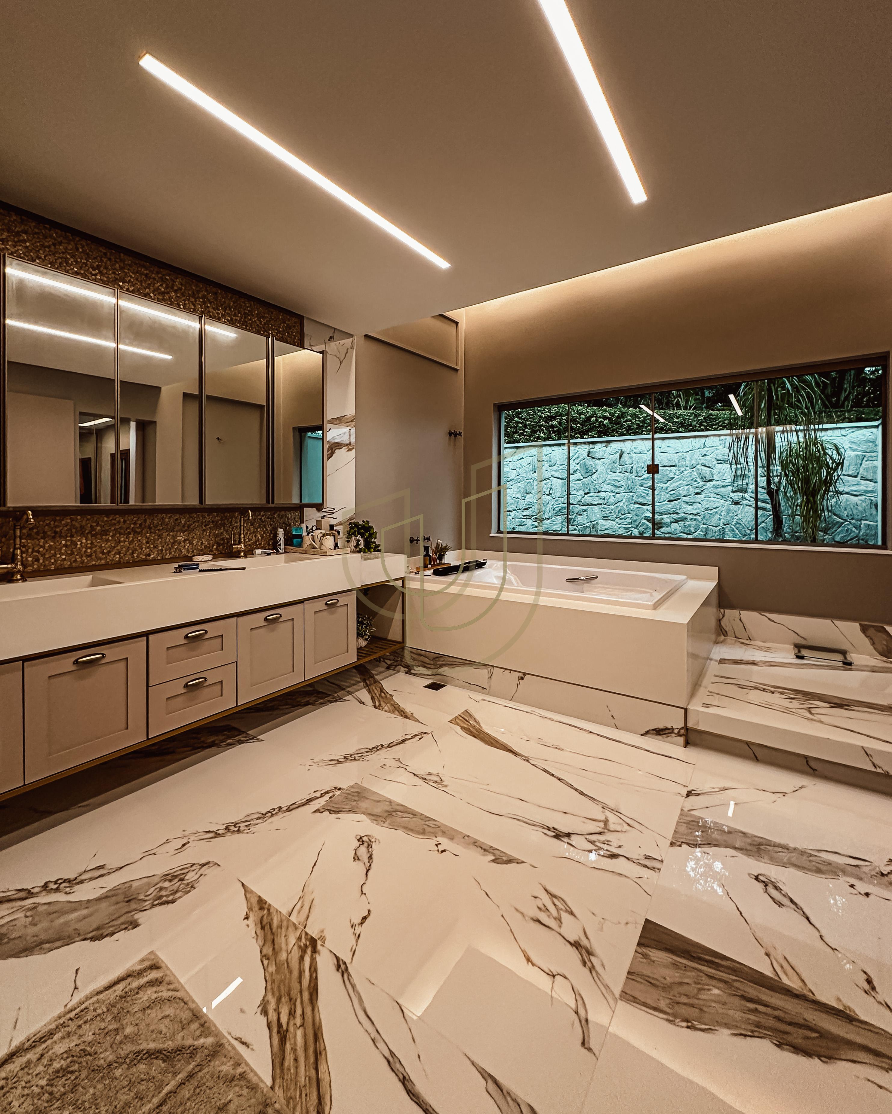 Casa em terreno de 5.000m&sup2; com vista permanente no Quinta das Flores - S&atilde;o Jos&eacute; dos Campos Avenida Alameda das Acácias São José dos Campos - 