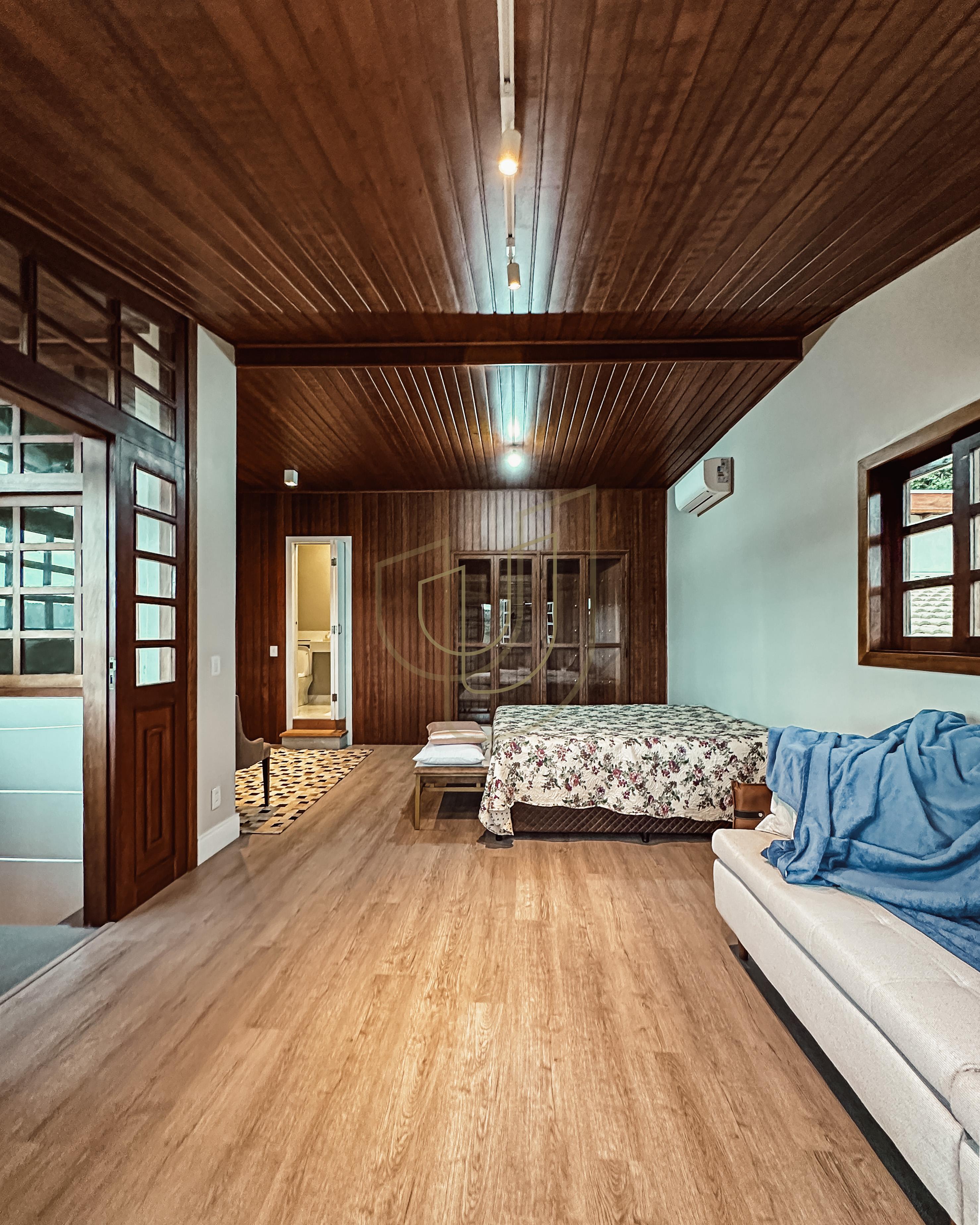 Casa em terreno de 5.000m&sup2; com vista permanente no Quinta das Flores - S&atilde;o Jos&eacute; dos Campos Avenida Alameda das Acácias São José dos Campos - 