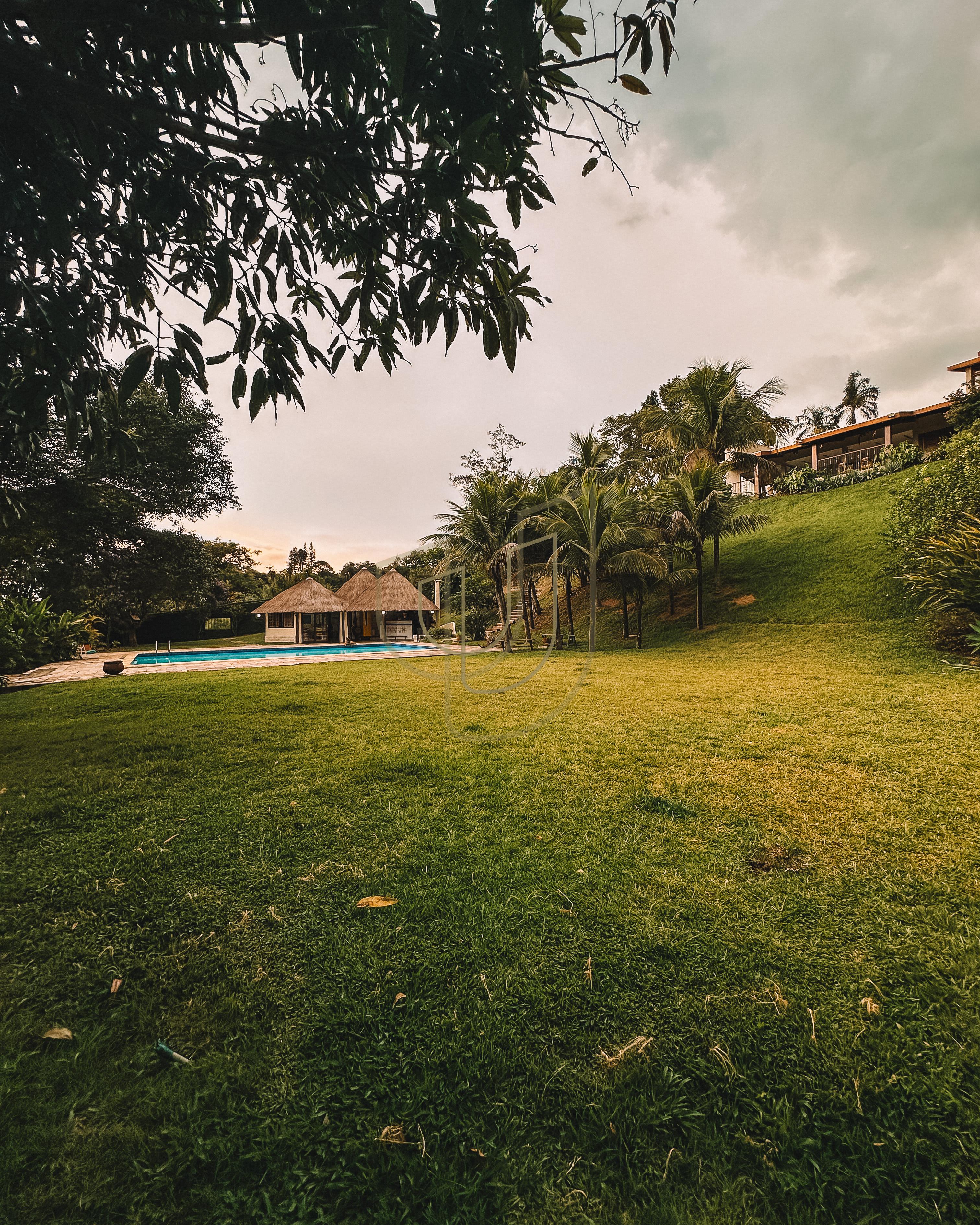 Casa em terreno de 5.000m&sup2; com vista permanente no Quinta das Flores - S&atilde;o Jos&eacute; dos Campos Avenida Alameda das Acácias São José dos Campos - 