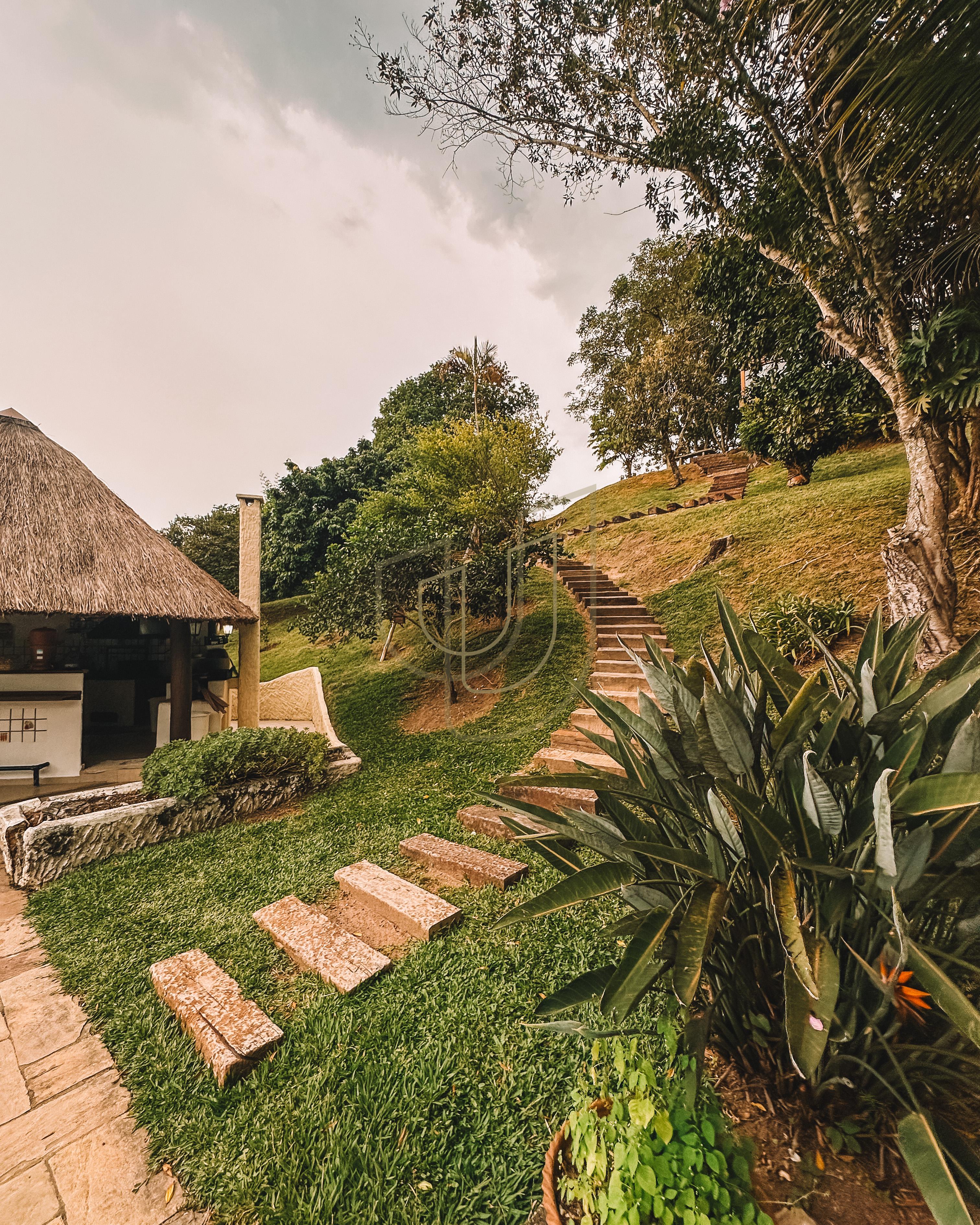 Casa em terreno de 5.000m&sup2; com vista permanente no Quinta das Flores - S&atilde;o Jos&eacute; dos Campos Avenida Alameda das Acácias São José dos Campos - 