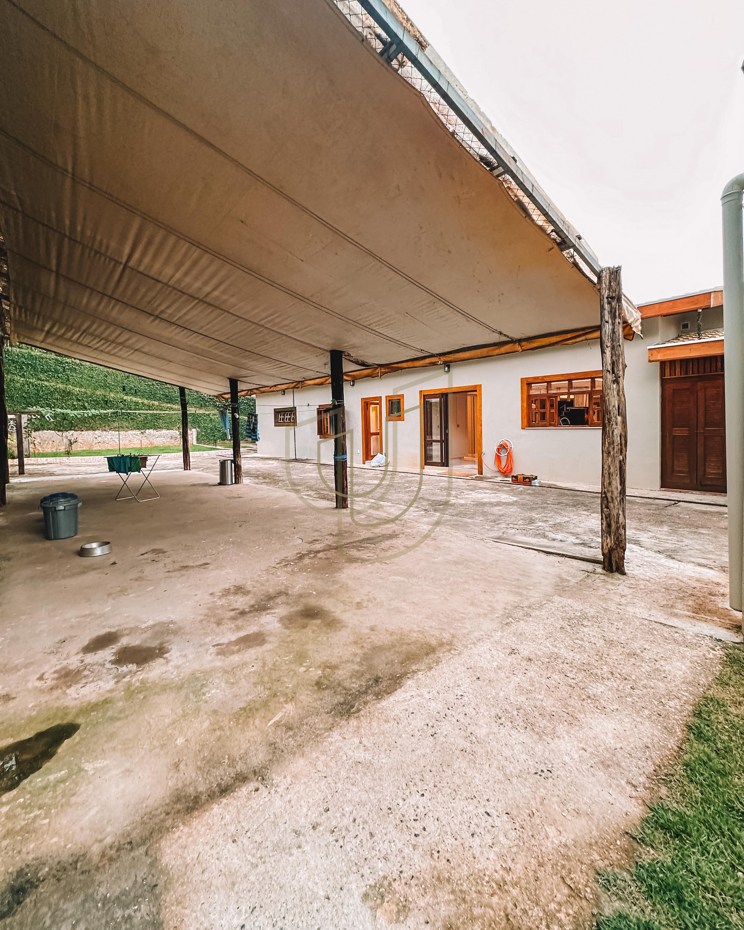 Casa em terreno de 5.000m&sup2; com vista permanente no Quinta das Flores - S&atilde;o Jos&eacute; dos Campos Avenida Alameda das Acácias São José dos Campos - 