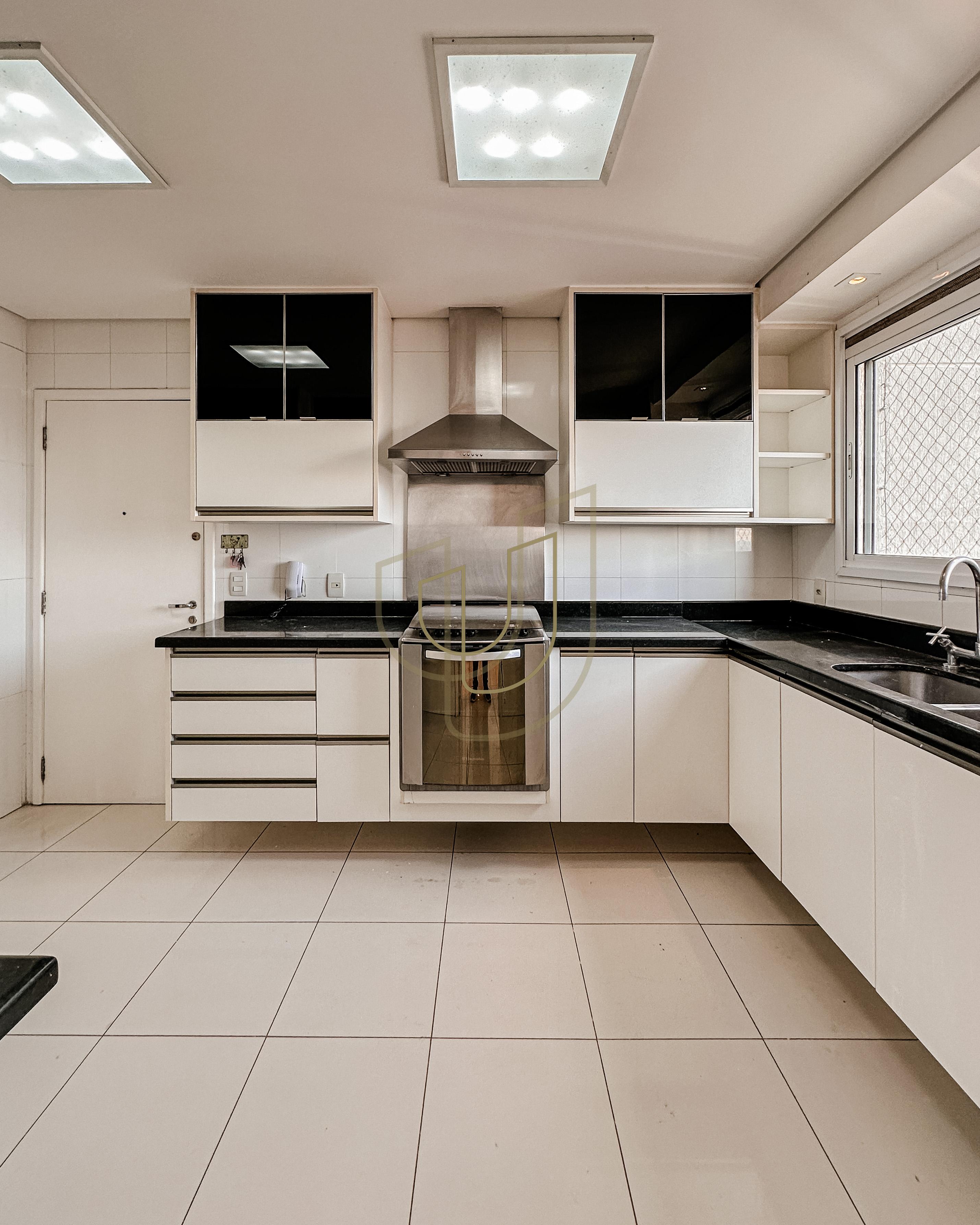 Apartamento de 233m&sup2; em localiza&ccedil;&atilde;o privilegiada com 4 Su&iacute;tes em S&atilde;o Jos&eacute; dos Campos/SP Rua Afonso César de Siqueira São José dos Campos - 