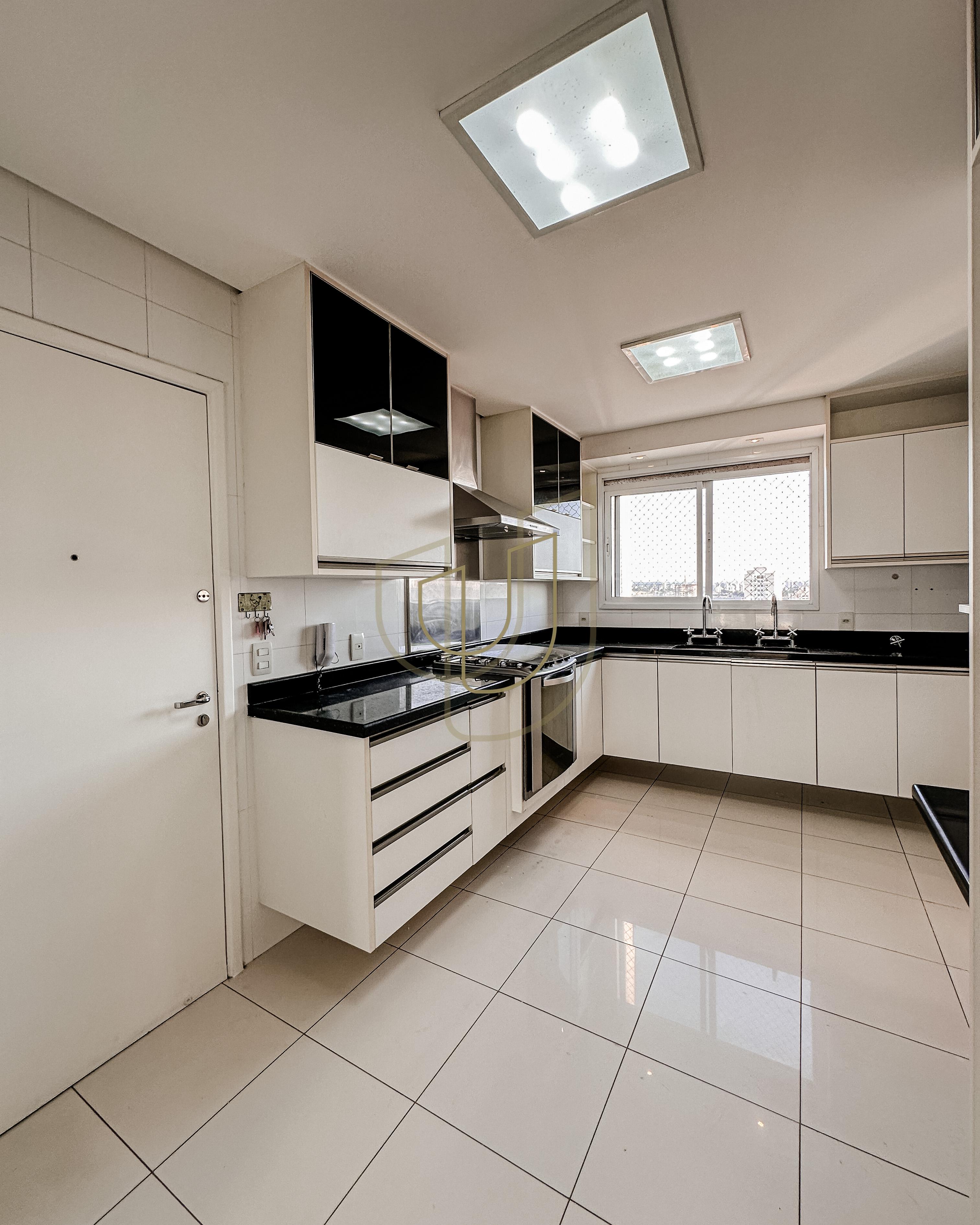 Apartamento de 233m&sup2; em localiza&ccedil;&atilde;o privilegiada com 4 Su&iacute;tes em S&atilde;o Jos&eacute; dos Campos/SP Rua Afonso César de Siqueira São José dos Campos - 