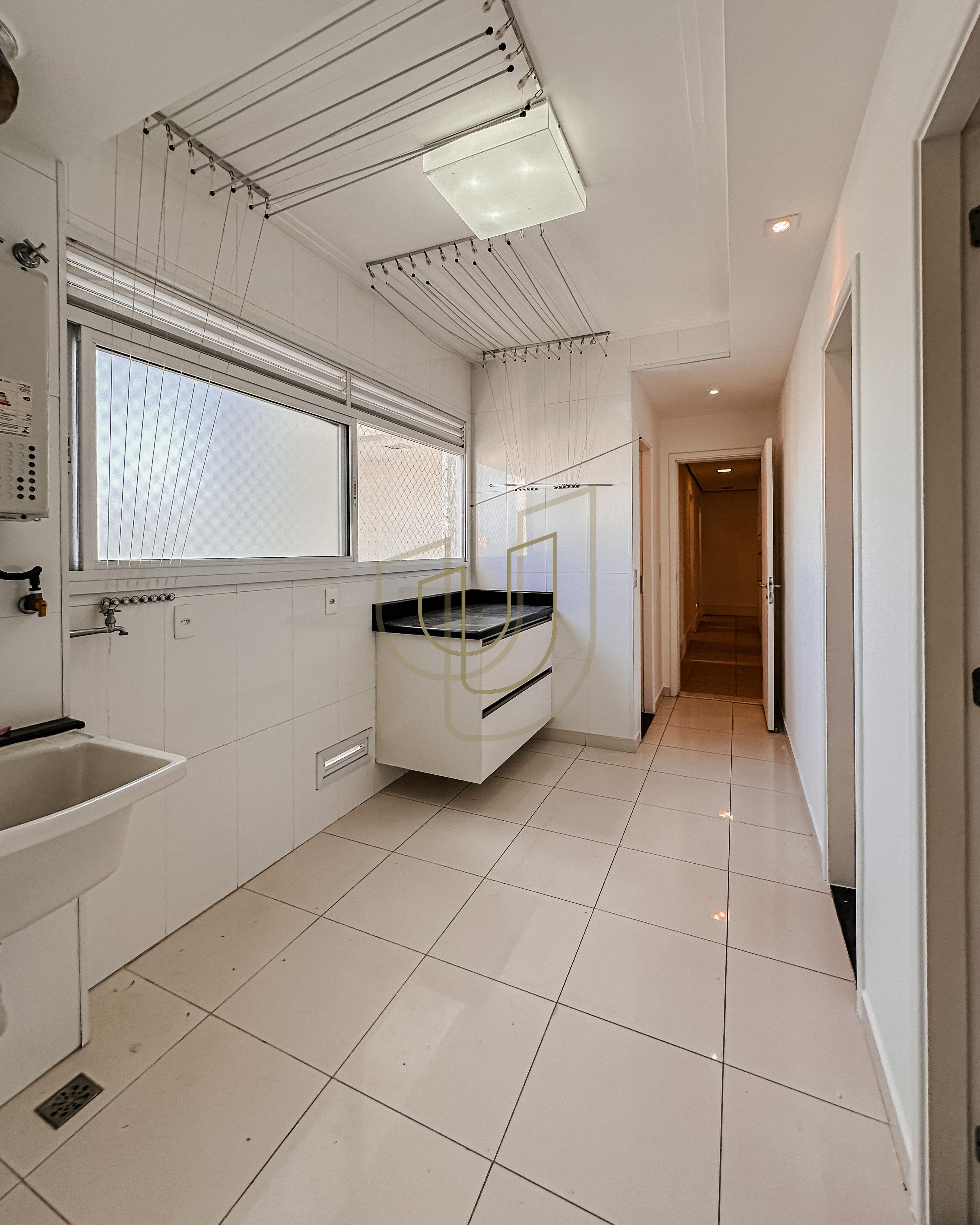 Apartamento de 233m&sup2; em localiza&ccedil;&atilde;o privilegiada com 4 Su&iacute;tes em S&atilde;o Jos&eacute; dos Campos/SP Rua Afonso César de Siqueira São José dos Campos - 