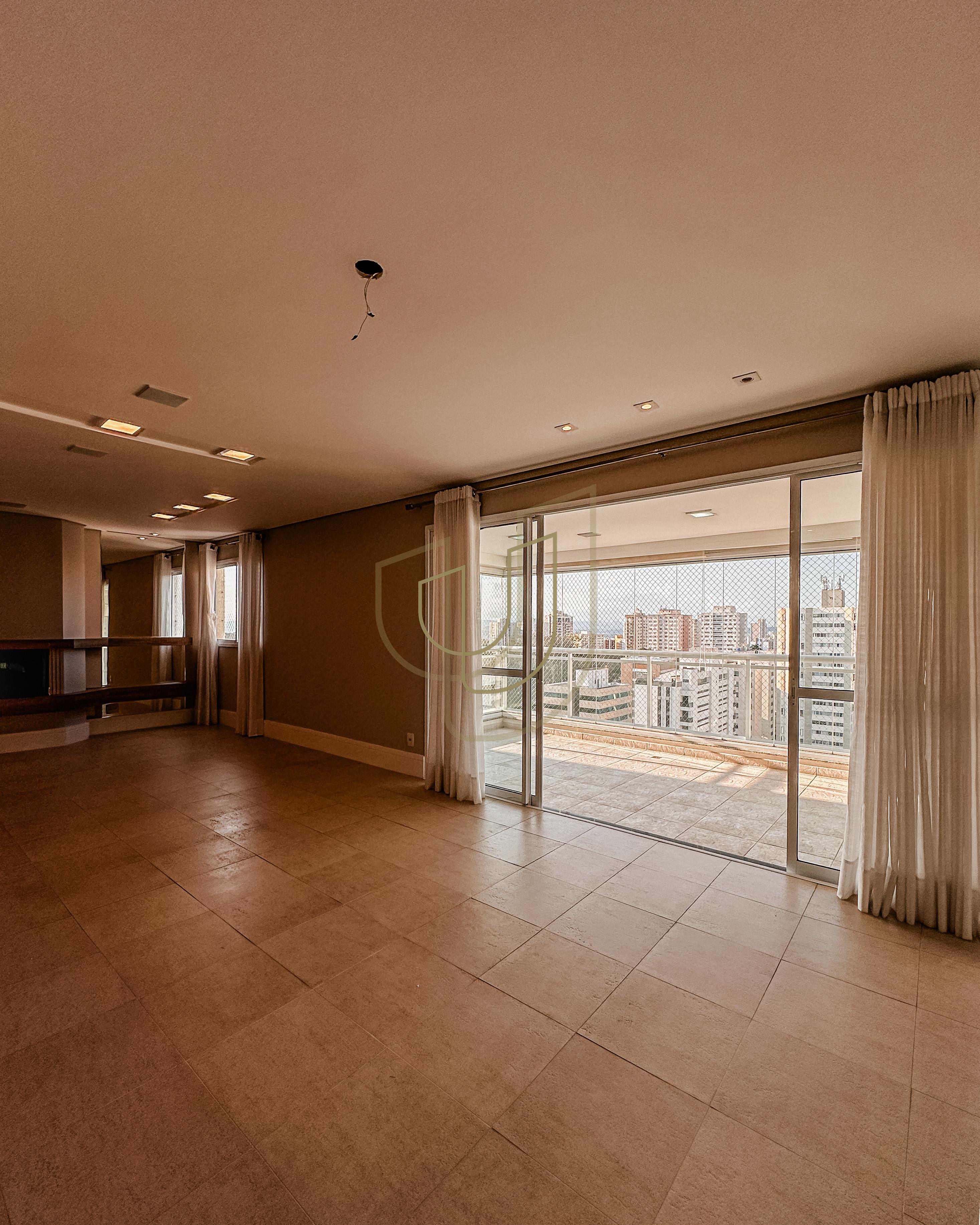 Apartamento de 233m&sup2; em localiza&ccedil;&atilde;o privilegiada com 4 Su&iacute;tes em S&atilde;o Jos&eacute; dos Campos/SP Rua Afonso César de Siqueira São José dos Campos - 