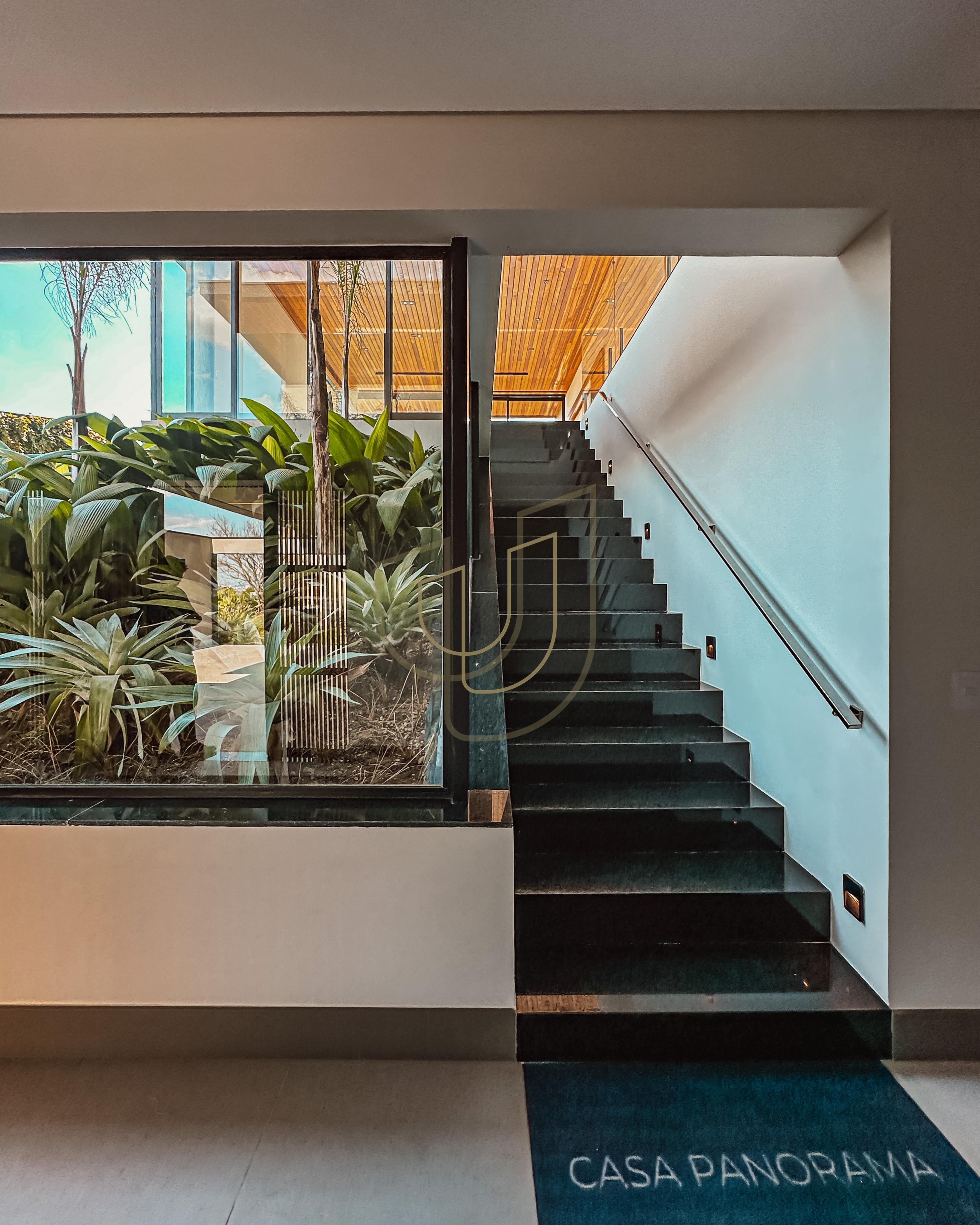 Mans&atilde;o de luxo com projeto contempor&acirc;neo com 4 su&iacute;tes em Urbanova - S&atilde;o Jos&eacute; dos Campos/SP  São José dos Campos - 