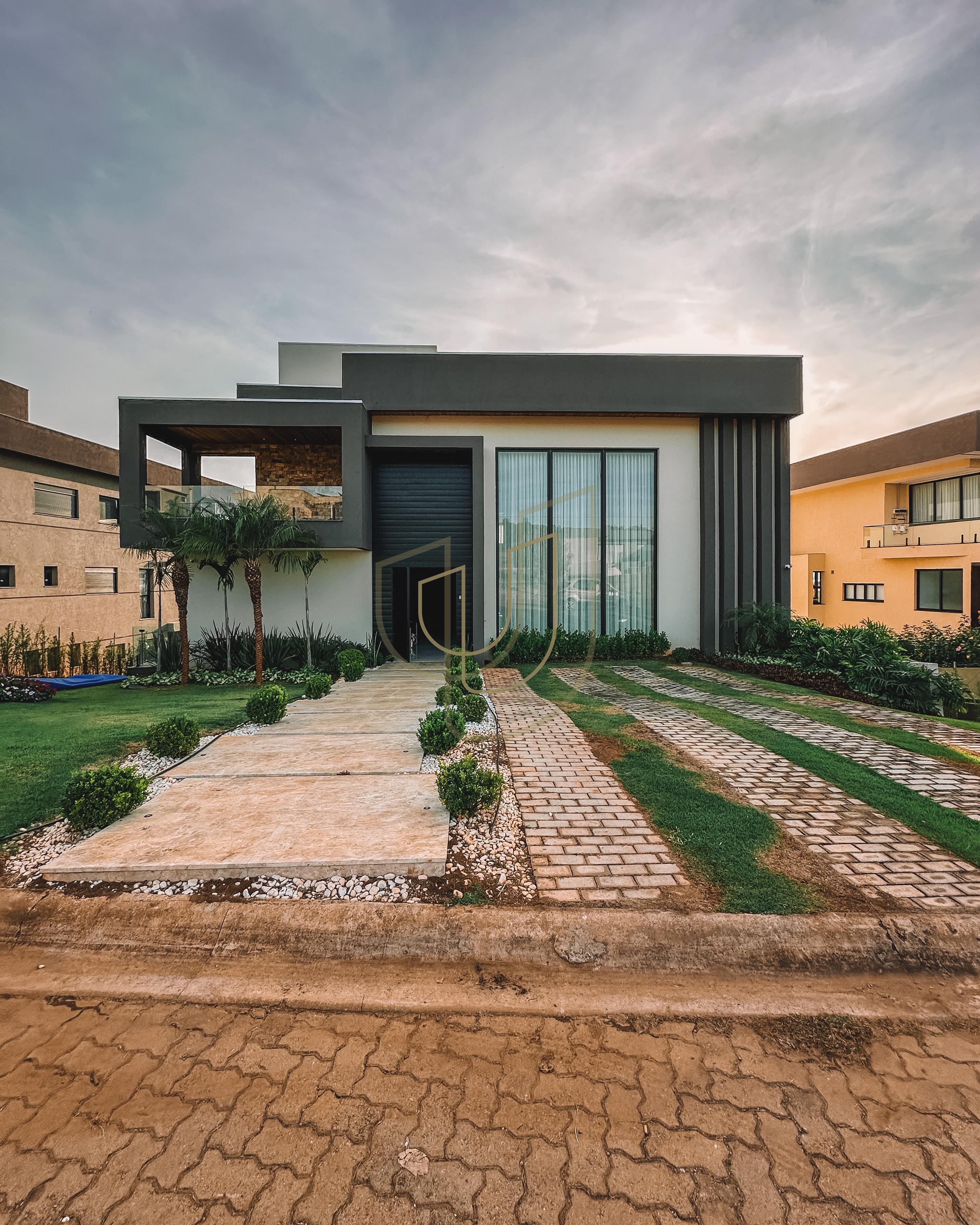 Mans&atilde;o de luxo e P&eacute; na &Aacute;gua com 10 Su&iacute;tes em Porto Laranjeiras - Piracaia/SP  Piracaia - 