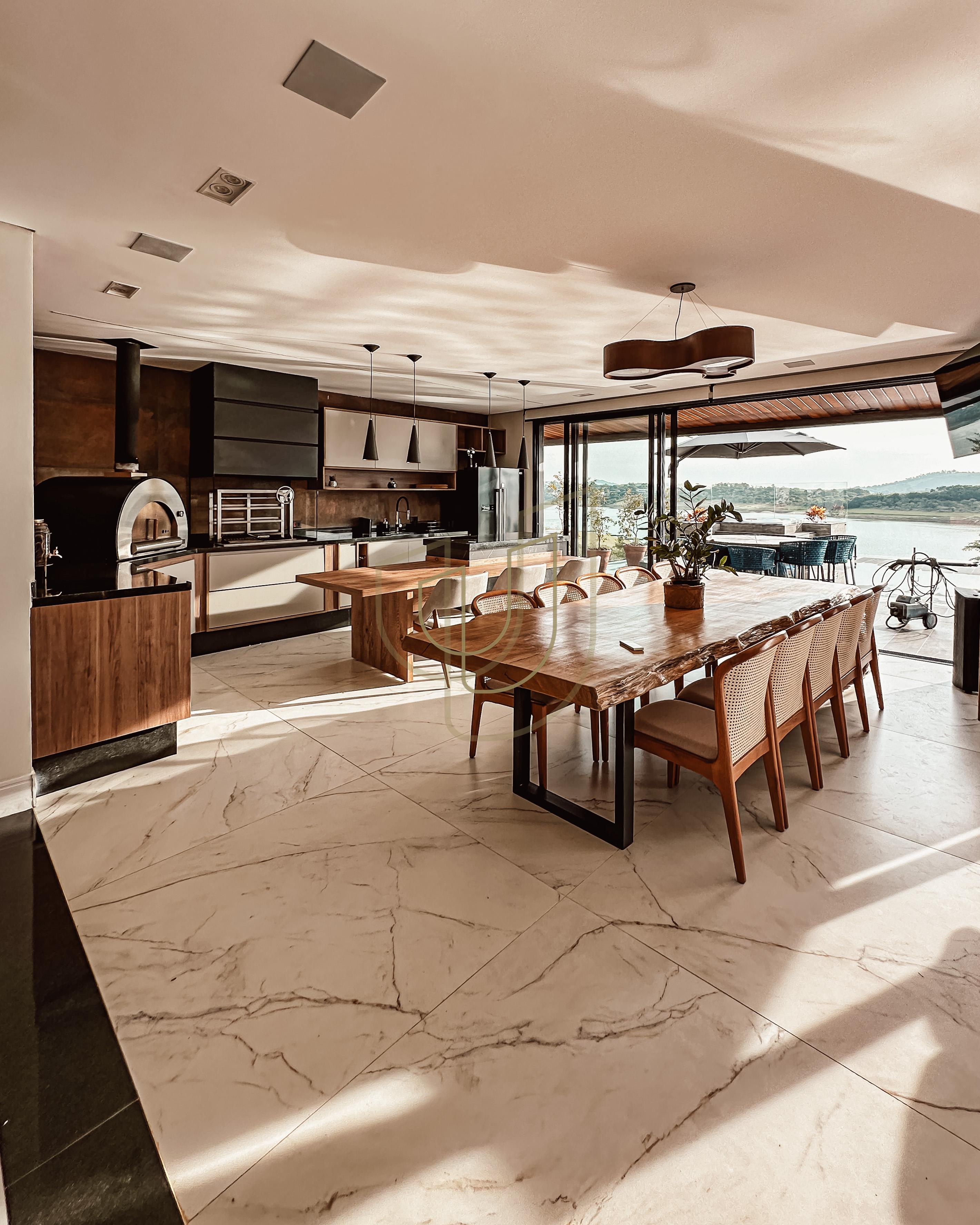 Mans&atilde;o de luxo e P&eacute; na &Aacute;gua com 10 Su&iacute;tes em Porto Laranjeiras - Piracaia/SP  Piracaia - 