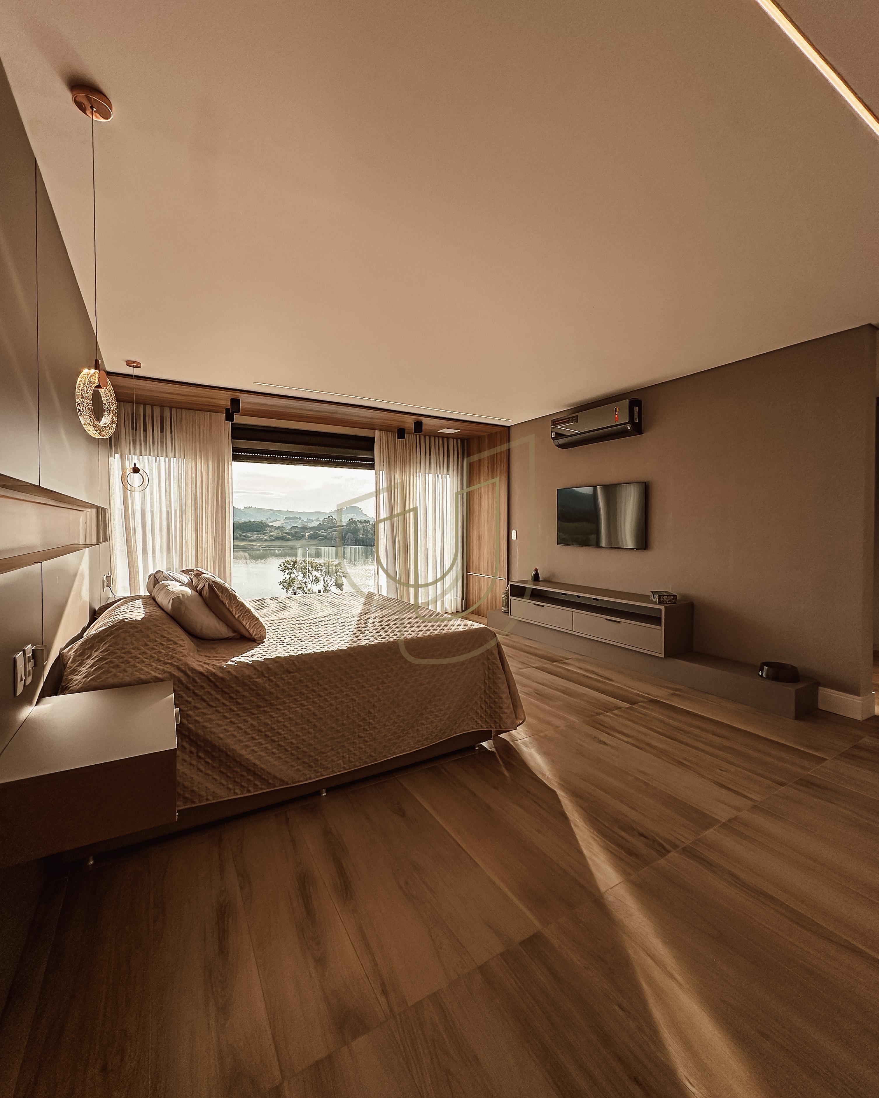 Mans&atilde;o de luxo e P&eacute; na &Aacute;gua com 10 Su&iacute;tes em Porto Laranjeiras - Piracaia/SP  Piracaia - 