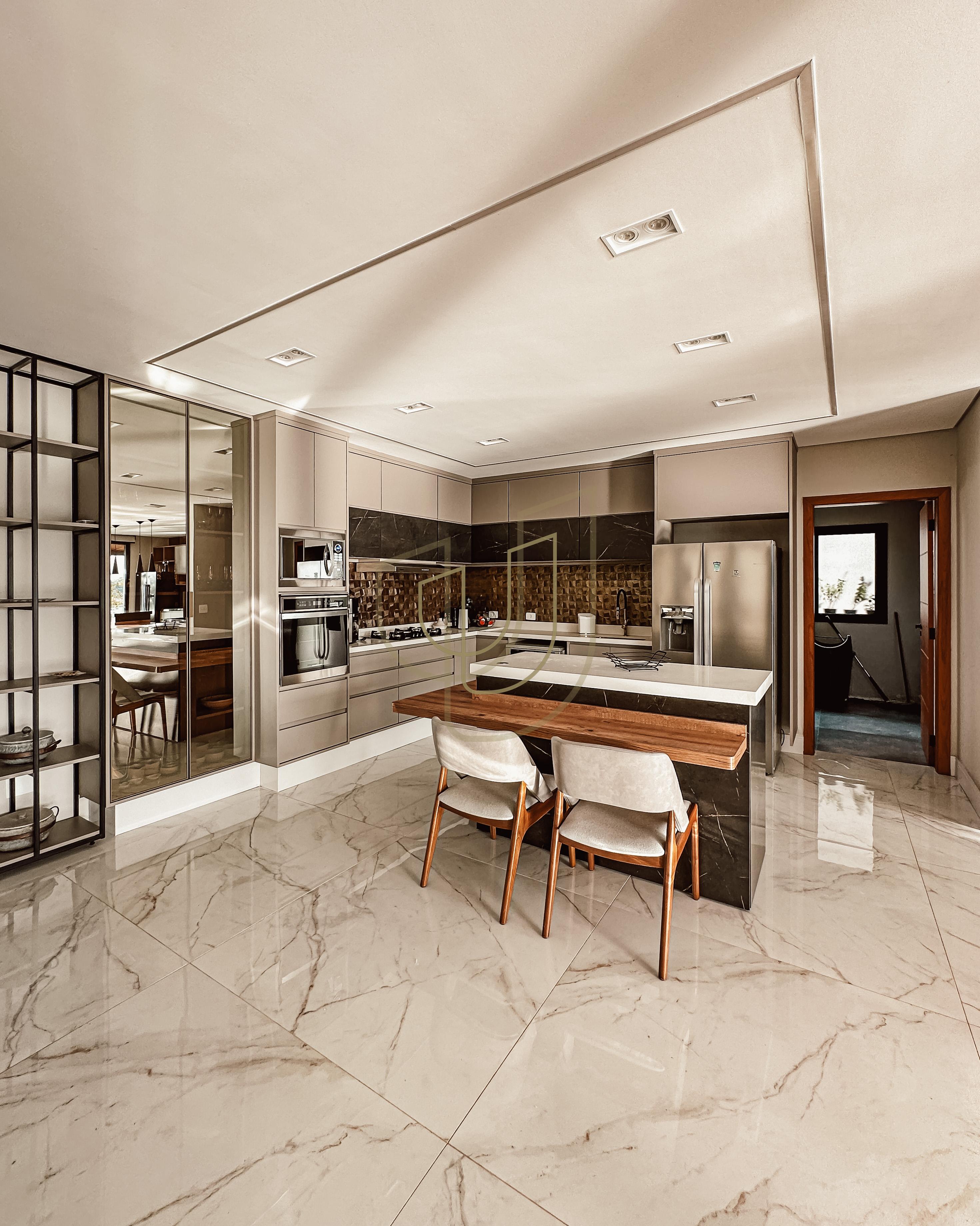 Mans&atilde;o de luxo e P&eacute; na &Aacute;gua com 10 Su&iacute;tes em Porto Laranjeiras - Piracaia/SP  Piracaia - 