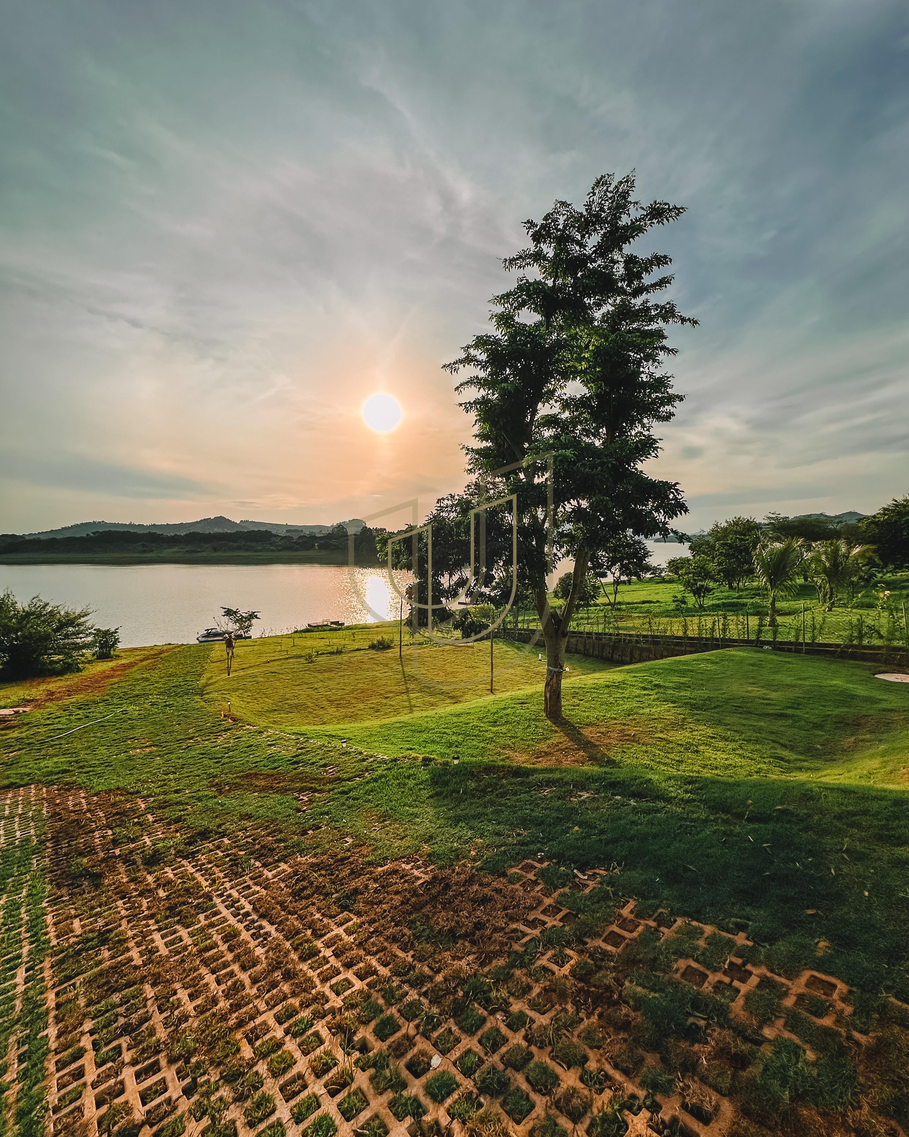 Mans&atilde;o de luxo e P&eacute; na &Aacute;gua com 10 Su&iacute;tes em Porto Laranjeiras - Piracaia/SP  Piracaia - 