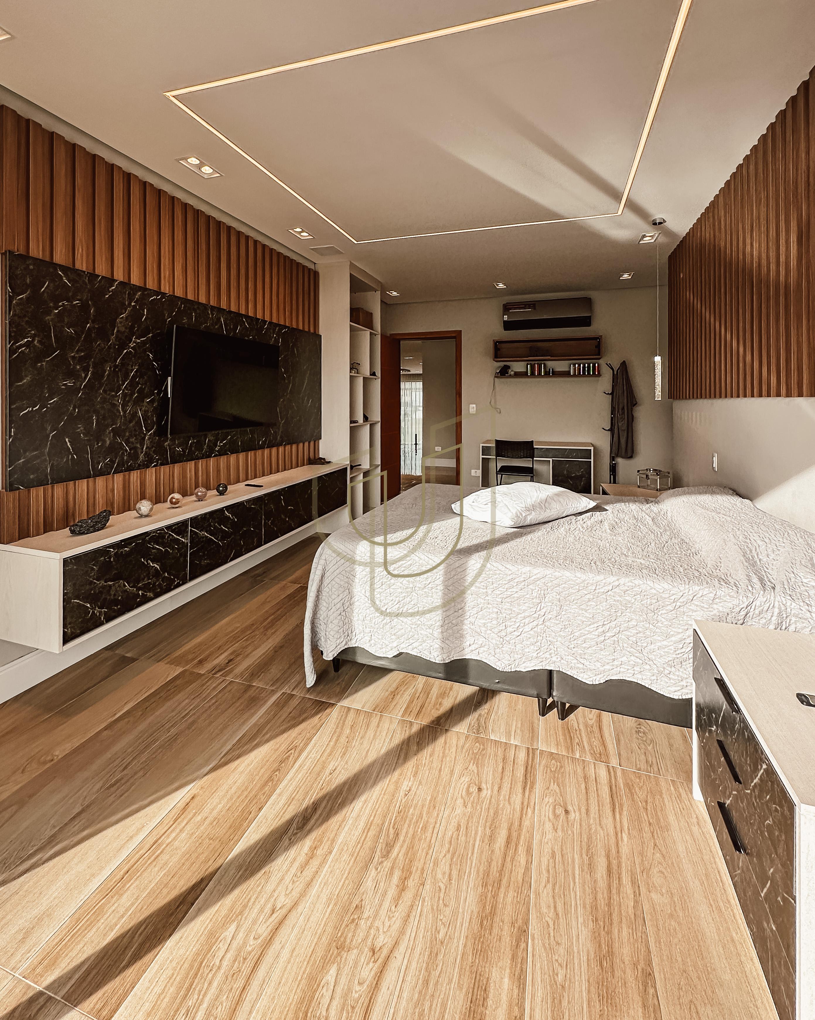 Mans&atilde;o de luxo e P&eacute; na &Aacute;gua com 10 Su&iacute;tes em Porto Laranjeiras - Piracaia/SP  Piracaia - 