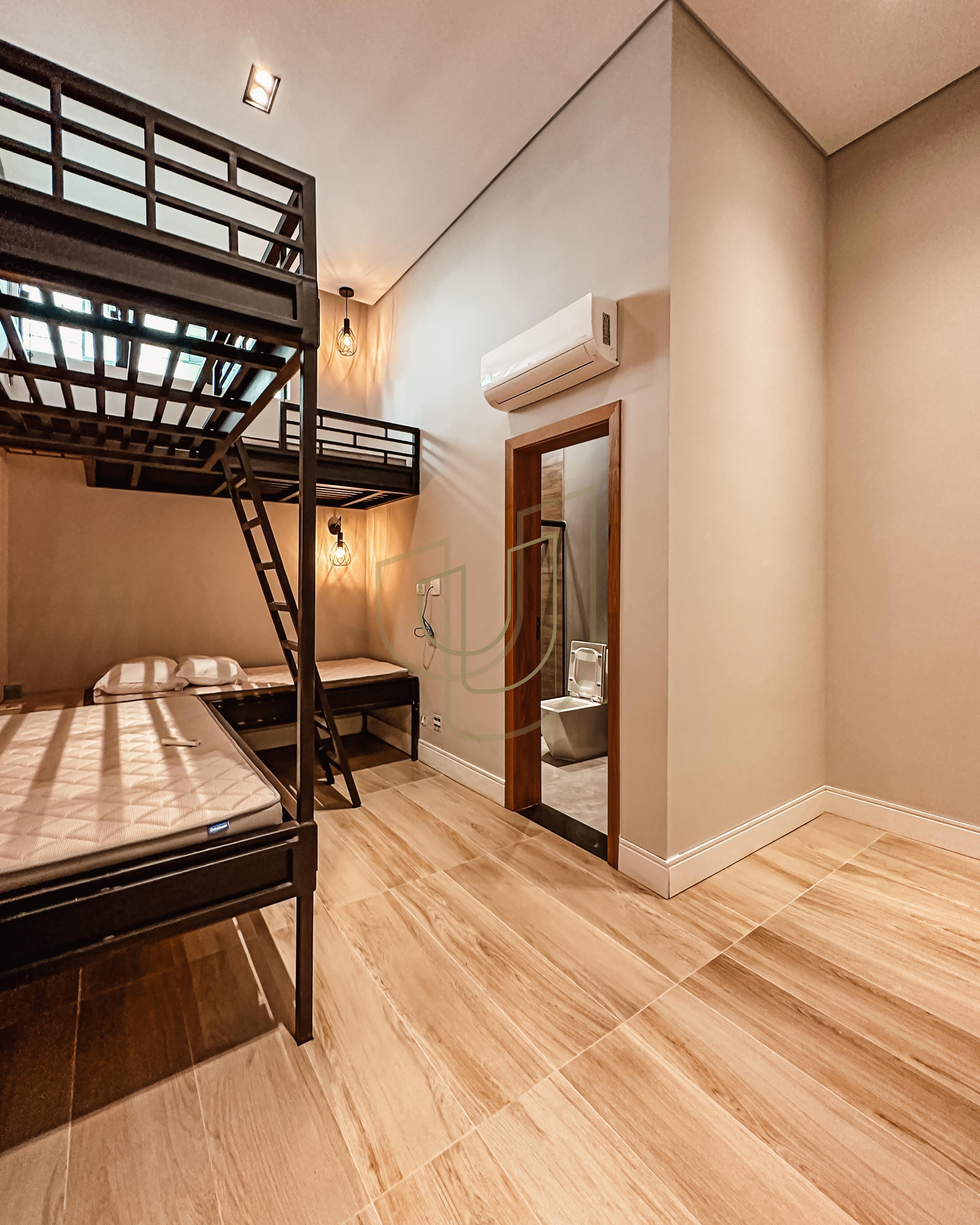 Mans&atilde;o de luxo e P&eacute; na &Aacute;gua com 10 Su&iacute;tes em Porto Laranjeiras - Piracaia/SP  Piracaia - 