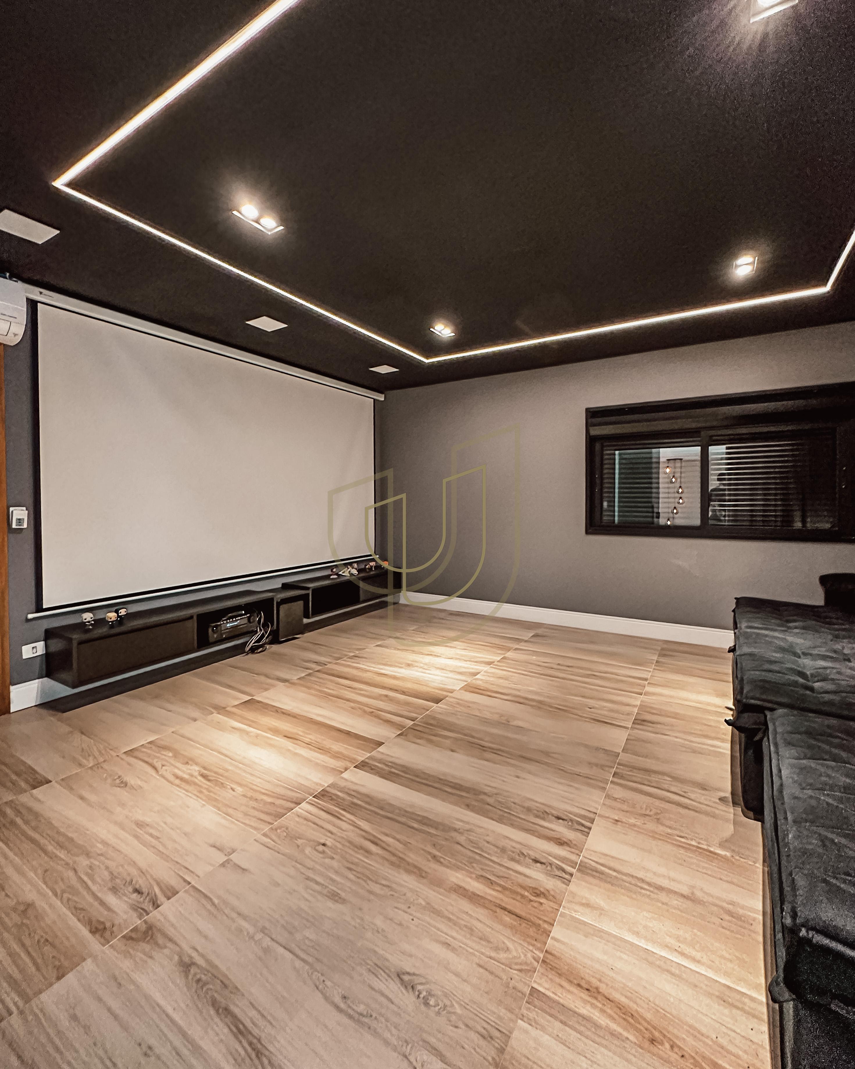 Mans&atilde;o de luxo e P&eacute; na &Aacute;gua com 10 Su&iacute;tes em Porto Laranjeiras - Piracaia/SP  Piracaia - 