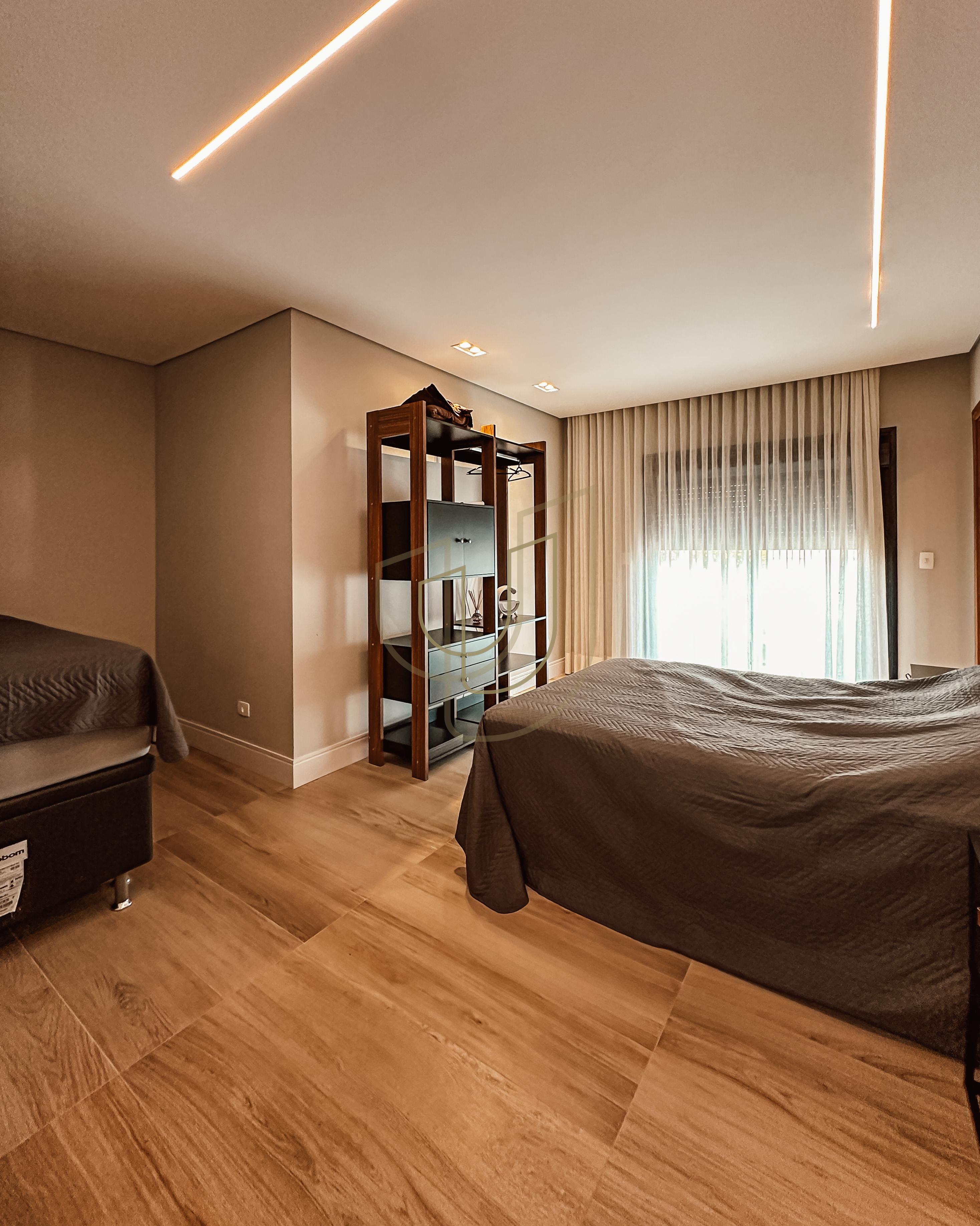 Mans&atilde;o de luxo e P&eacute; na &Aacute;gua com 10 Su&iacute;tes em Porto Laranjeiras - Piracaia/SP  Piracaia - 