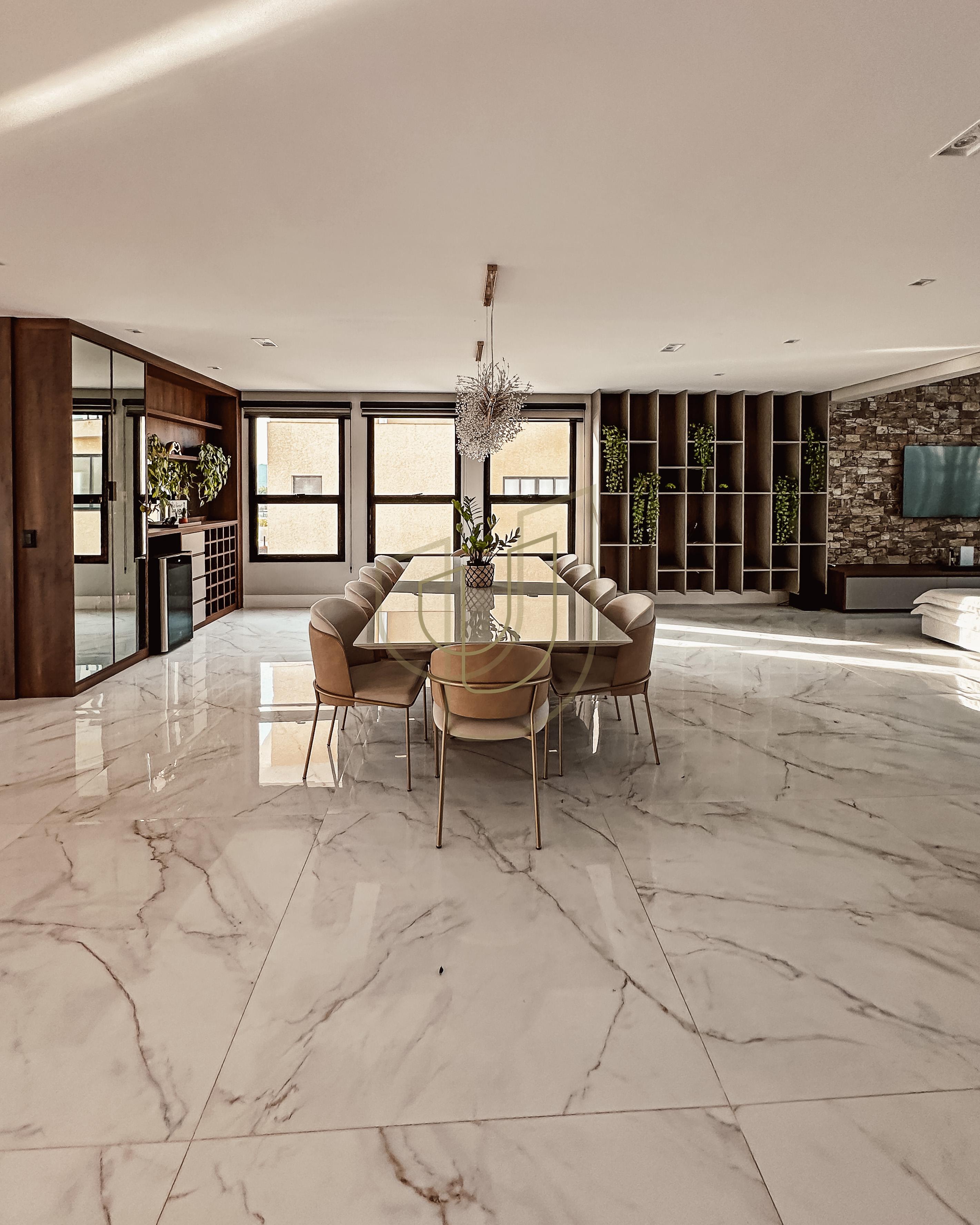 Mans&atilde;o de luxo e P&eacute; na &Aacute;gua com 10 Su&iacute;tes em Porto Laranjeiras - Piracaia/SP  Piracaia - 