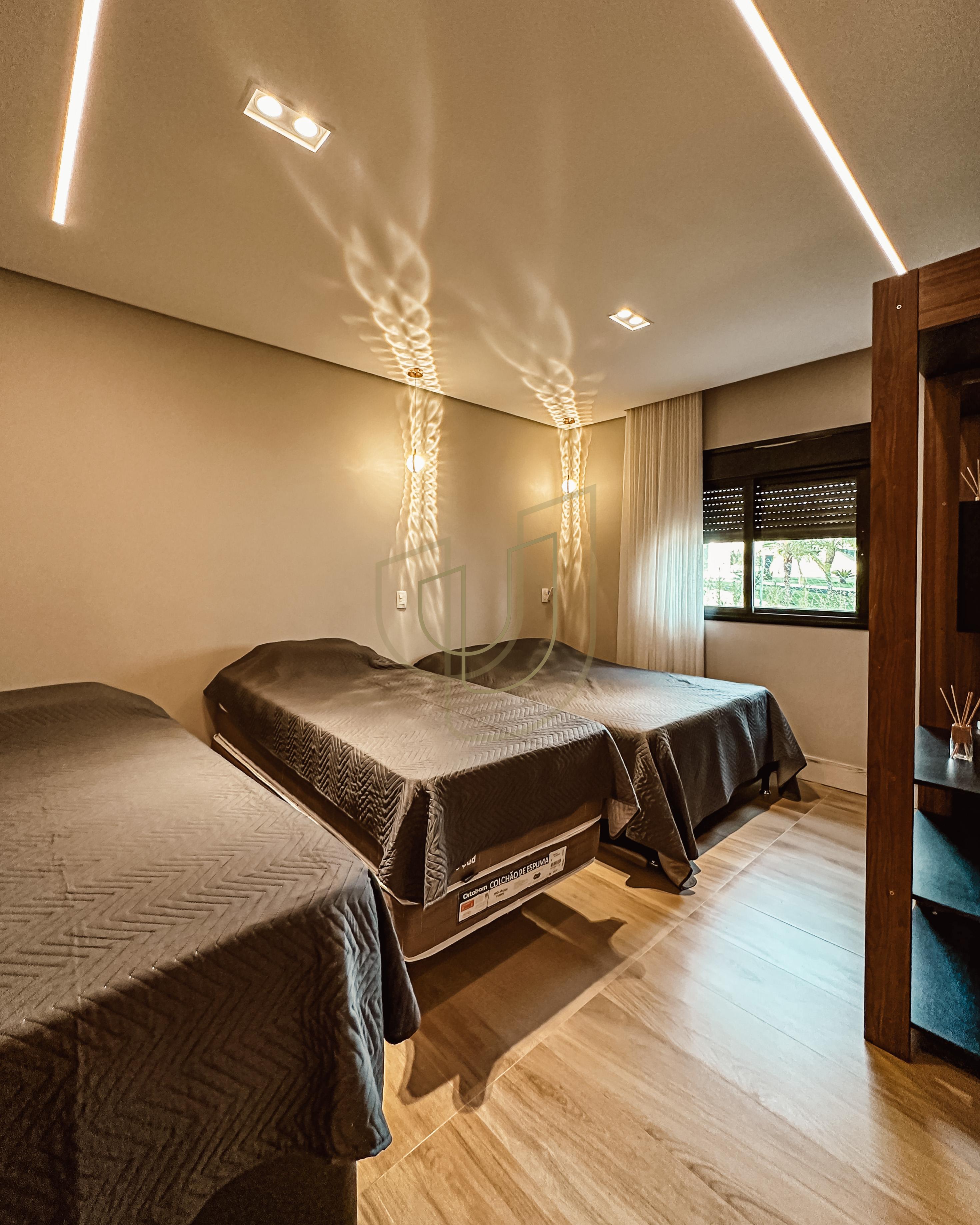 Mans&atilde;o de luxo e P&eacute; na &Aacute;gua com 10 Su&iacute;tes em Porto Laranjeiras - Piracaia/SP  Piracaia - 