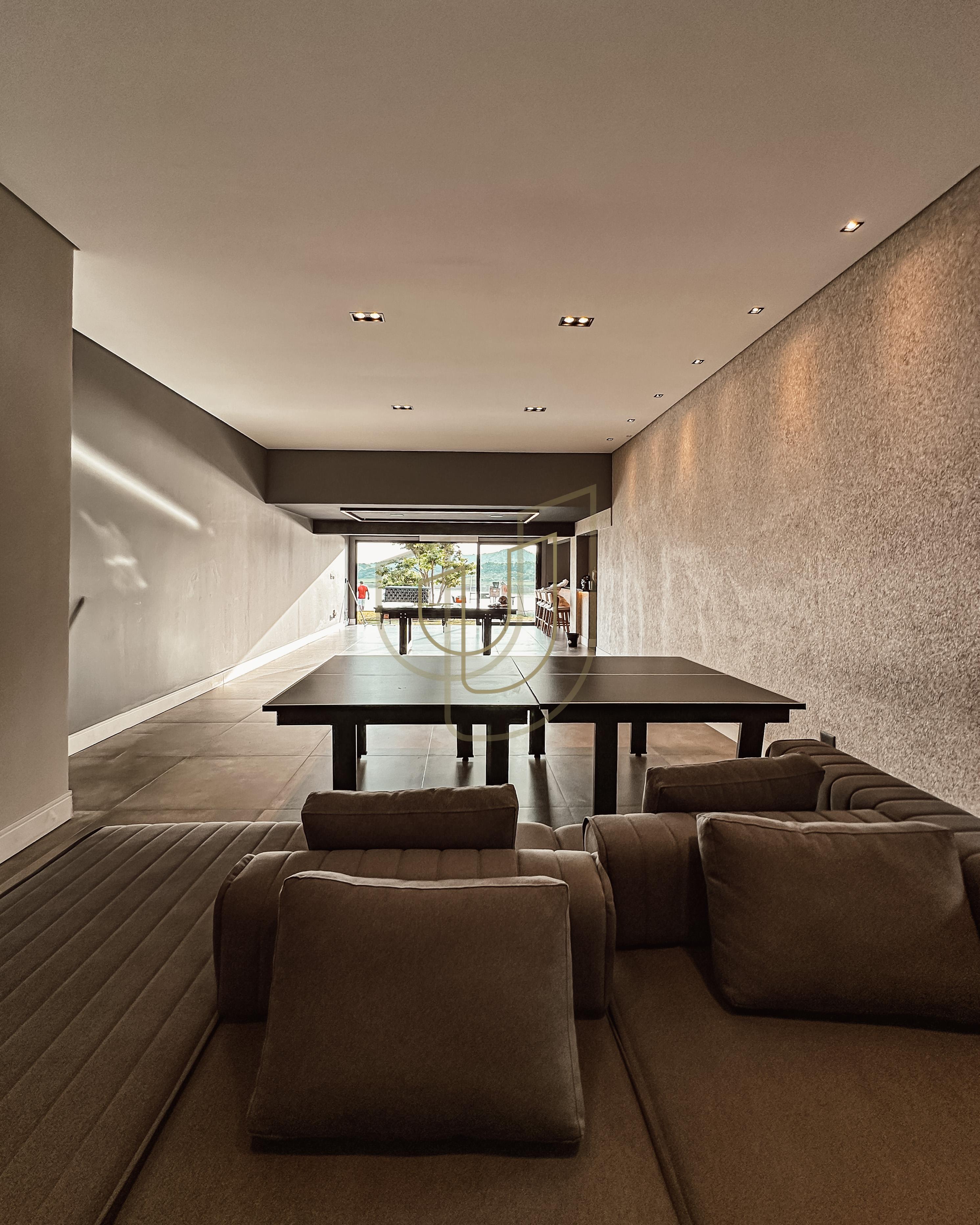 Mans&atilde;o de luxo e P&eacute; na &Aacute;gua com 10 Su&iacute;tes em Porto Laranjeiras - Piracaia/SP  Piracaia - 