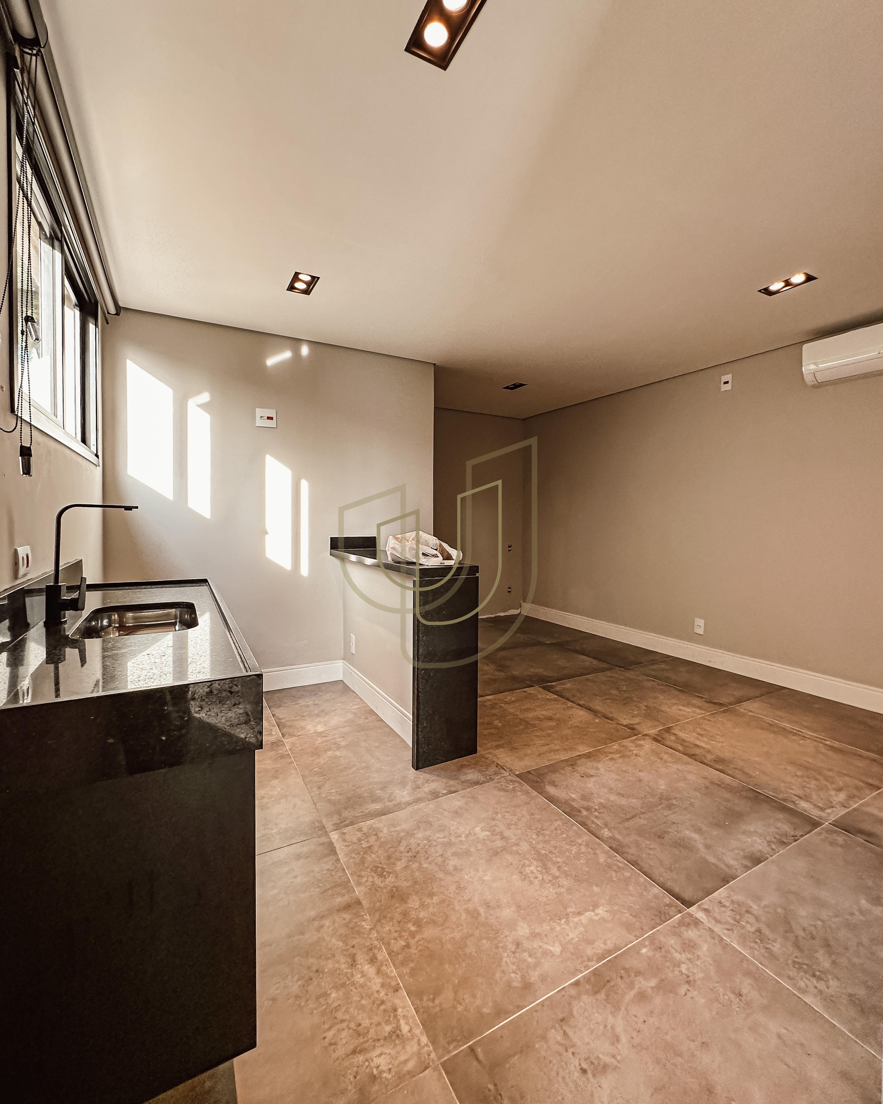 Mans&atilde;o de luxo e P&eacute; na &Aacute;gua com 10 Su&iacute;tes em Porto Laranjeiras - Piracaia/SP  Piracaia - 