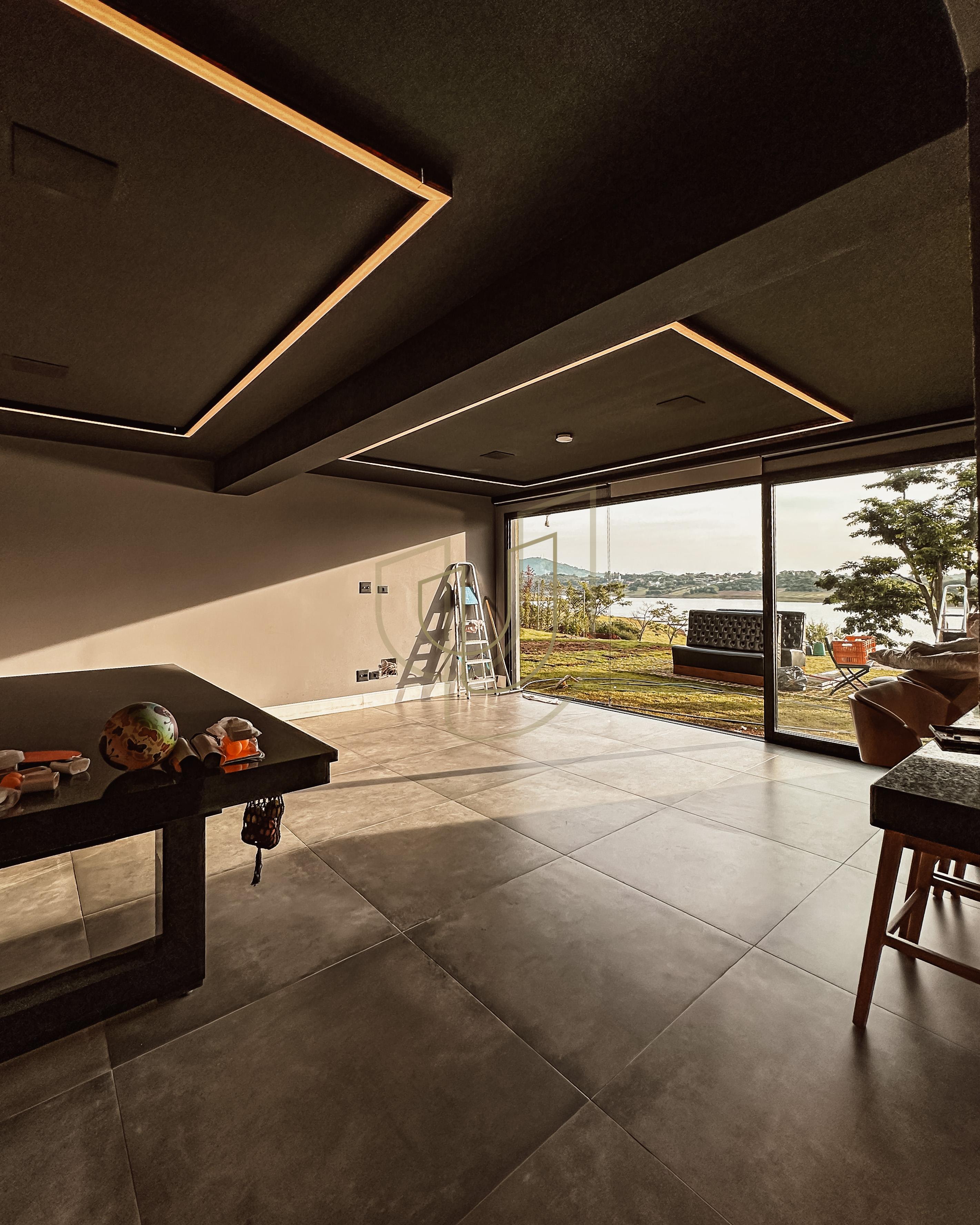 Mans&atilde;o de luxo e P&eacute; na &Aacute;gua com 10 Su&iacute;tes em Porto Laranjeiras - Piracaia/SP  Piracaia - 