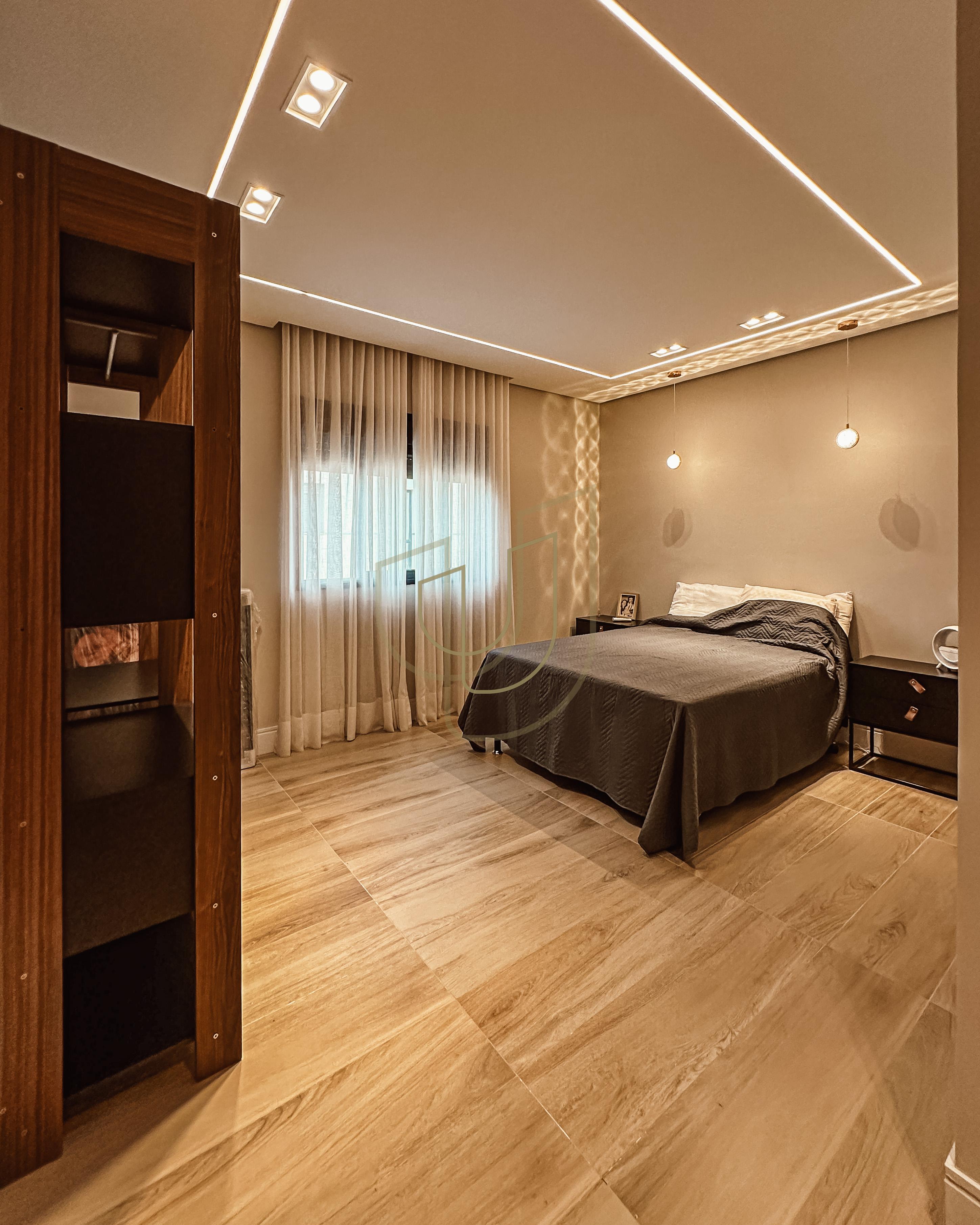 Mans&atilde;o de luxo e P&eacute; na &Aacute;gua com 10 Su&iacute;tes em Porto Laranjeiras - Piracaia/SP  Piracaia - 