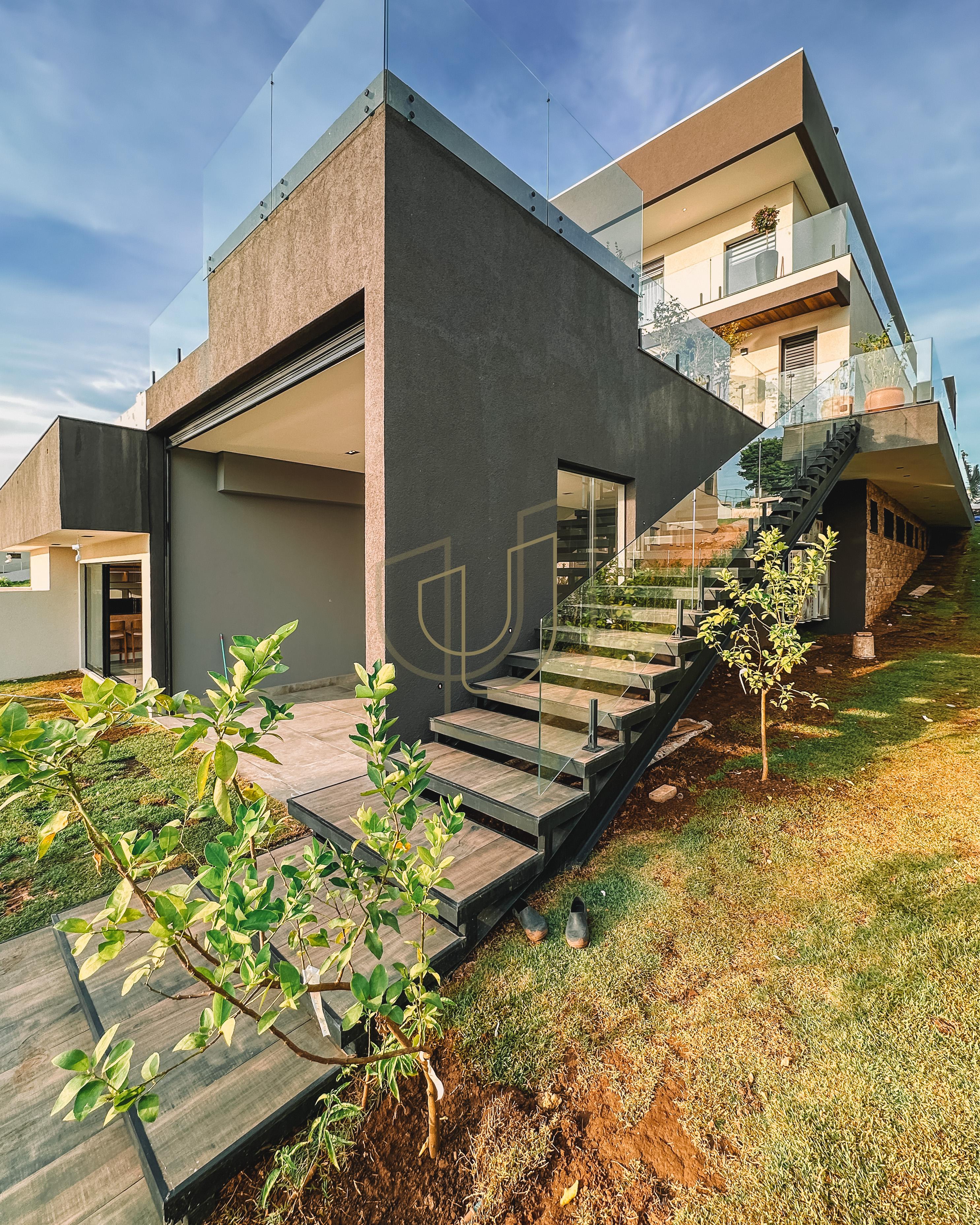 Mans&atilde;o de luxo e P&eacute; na &Aacute;gua com 10 Su&iacute;tes em Porto Laranjeiras - Piracaia/SP  Piracaia - 