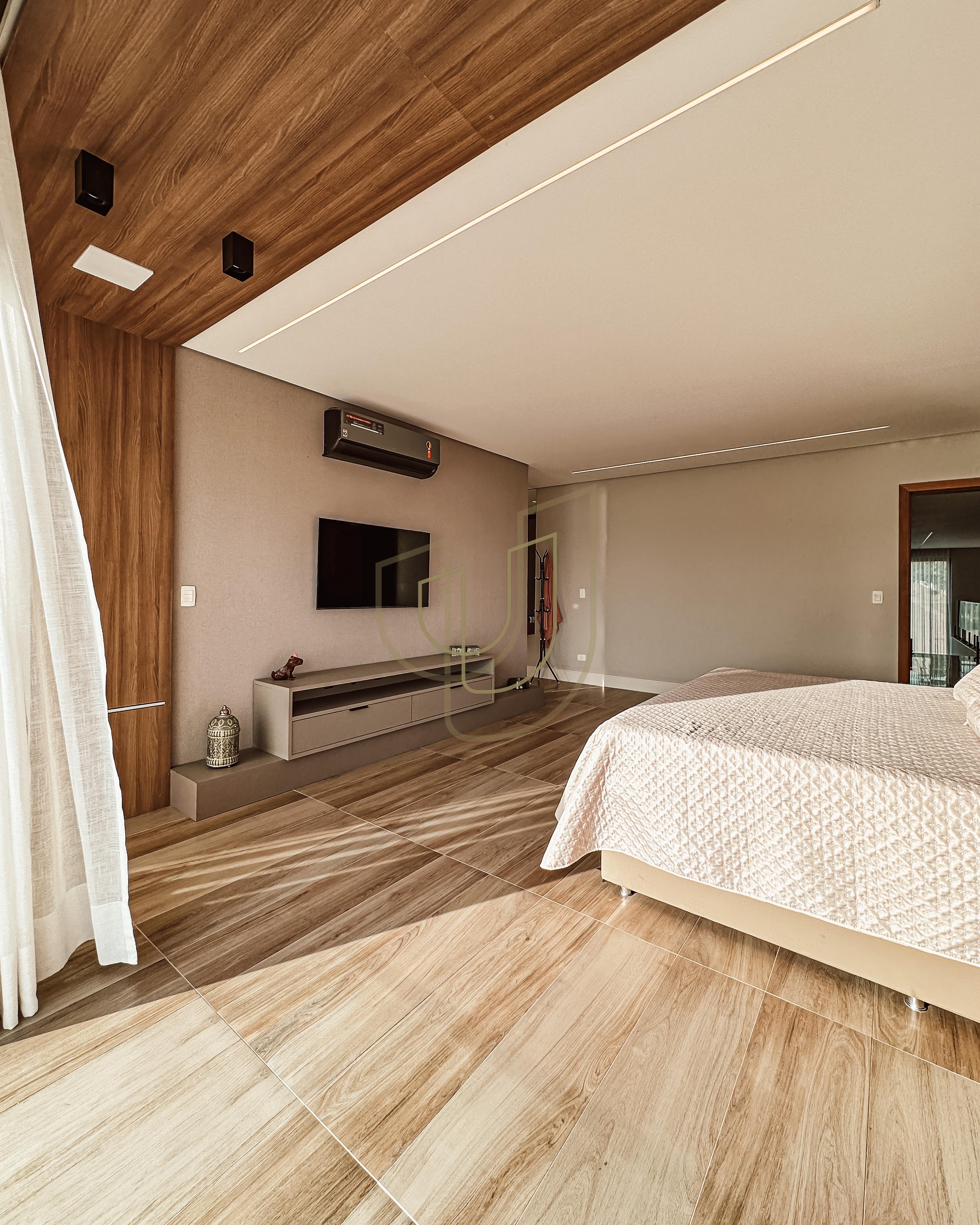 Mans&atilde;o de luxo e P&eacute; na &Aacute;gua com 10 Su&iacute;tes em Porto Laranjeiras - Piracaia/SP  Piracaia - 