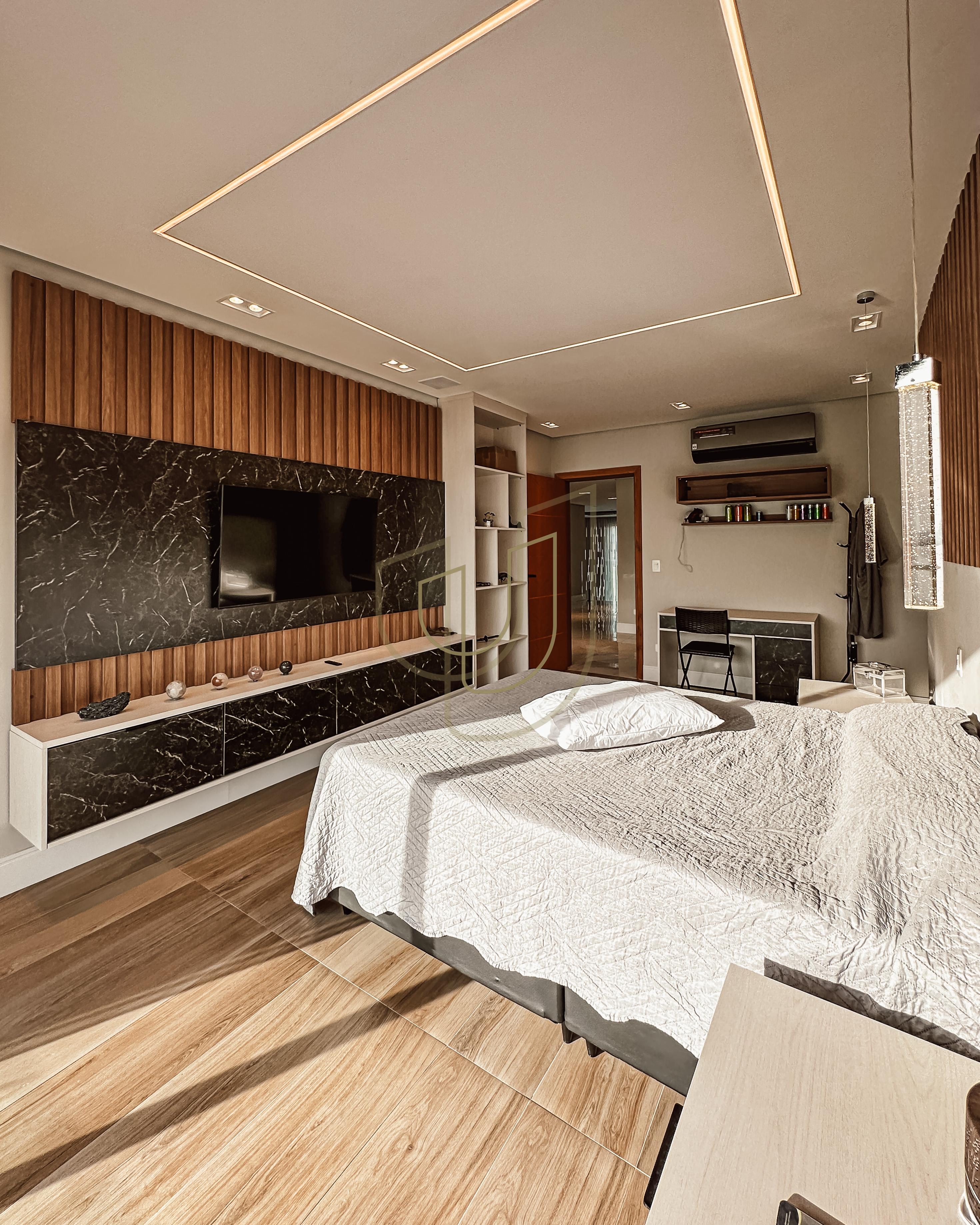 Mans&atilde;o de luxo e P&eacute; na &Aacute;gua com 10 Su&iacute;tes em Porto Laranjeiras - Piracaia/SP  Piracaia - 